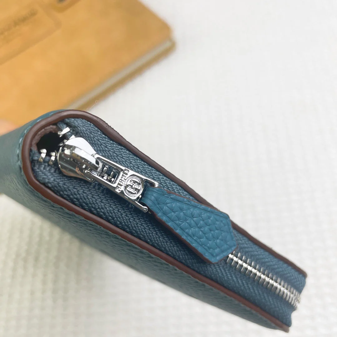 HM SILK'IN HOLED CLASSIC WALLET 20 CERULEAN GRAINED CALFSKIN