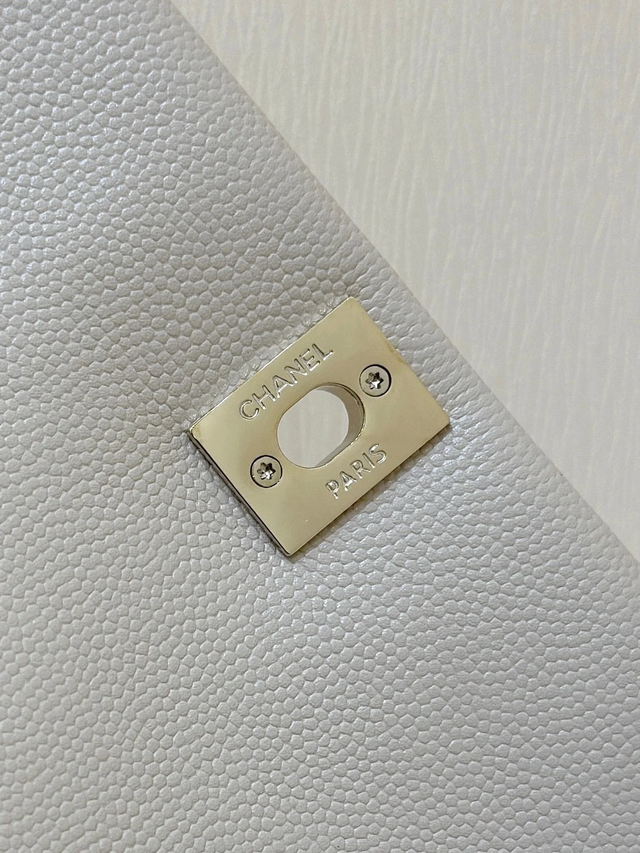 CHANEL 25S COCO CRUSH HANDLE 18 IN NUDE CALFSKIN GOLD HARDWARE