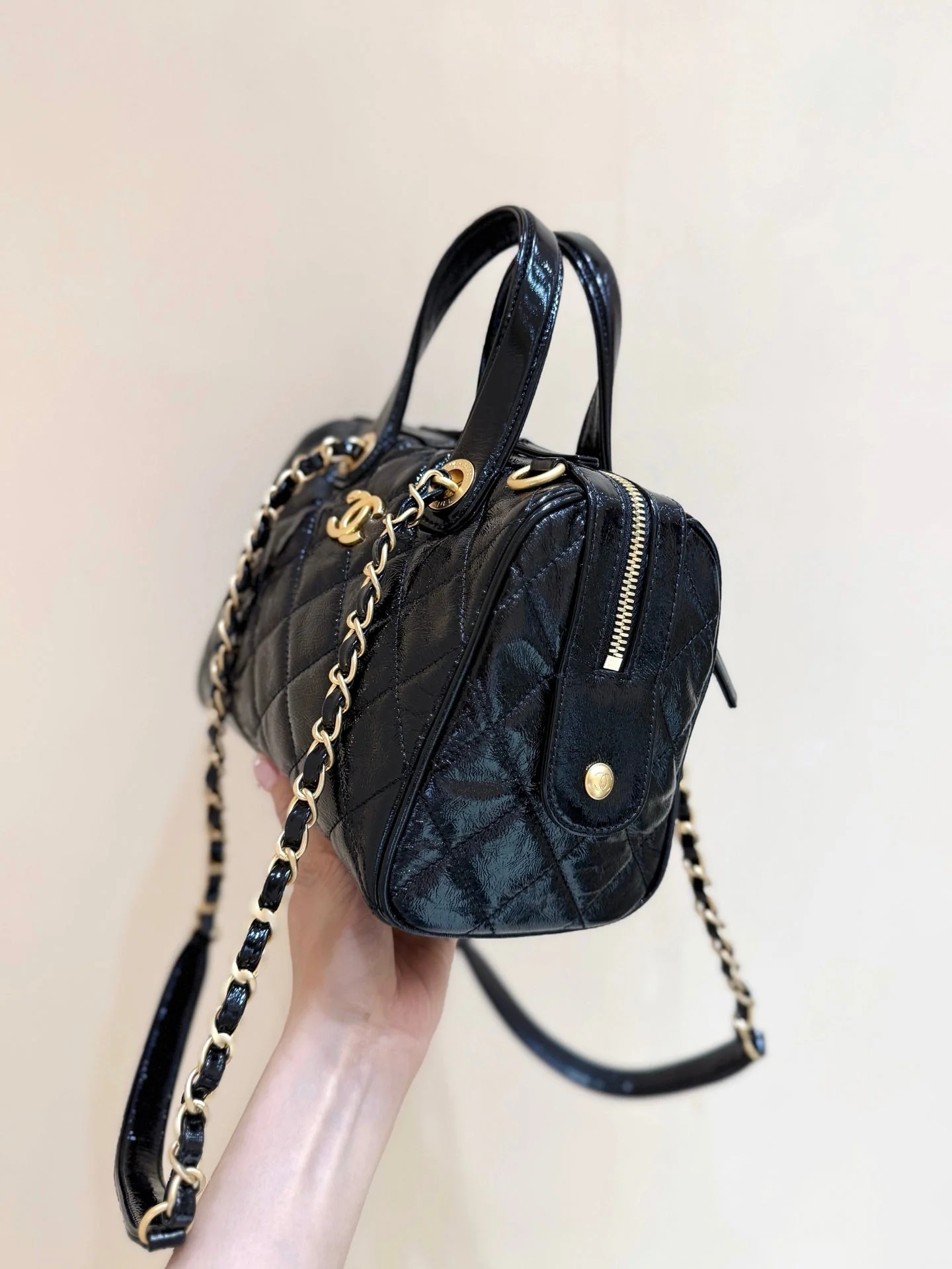 CHANEL 25S SMALL BOWLING BAG 21 IN BLACK CALFSKIN GOLD HARDWARE
