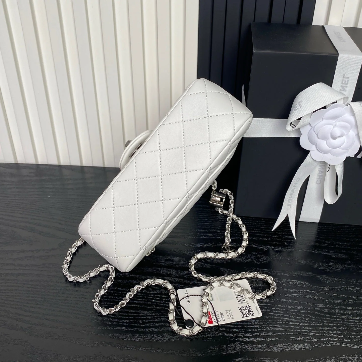 CHANEL 25S FLAP BAG 20 IN WHITE CALFSKIN SILVER HARDWARE