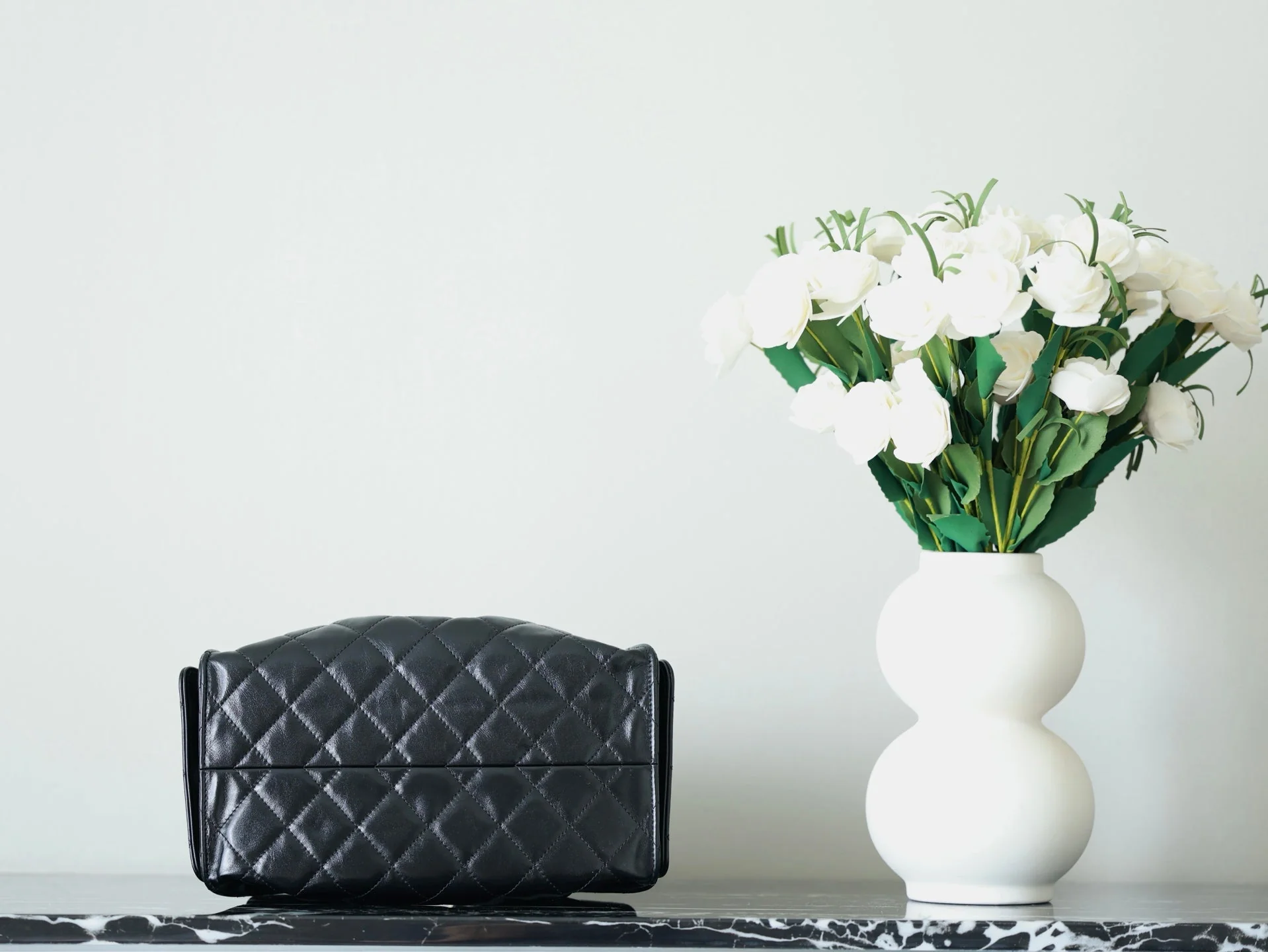 CHANEL 25S HOBO BAG 30 CM IN BLACK LIGHT GLOSSY LEATHER WITH GOLD HARDWARE