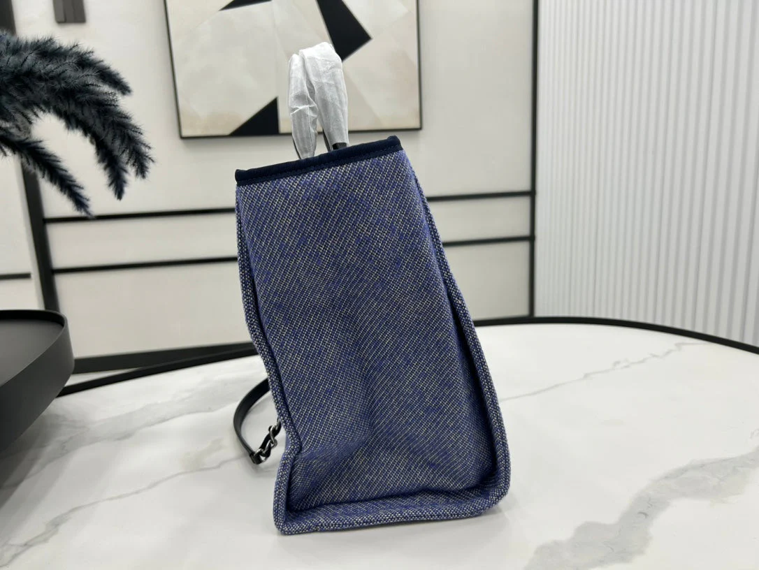 CC DEAUVILLE LARGE 38 TOTE BAG IN VIOLET PURPLE CANVAS WITH WHITE LOGO
