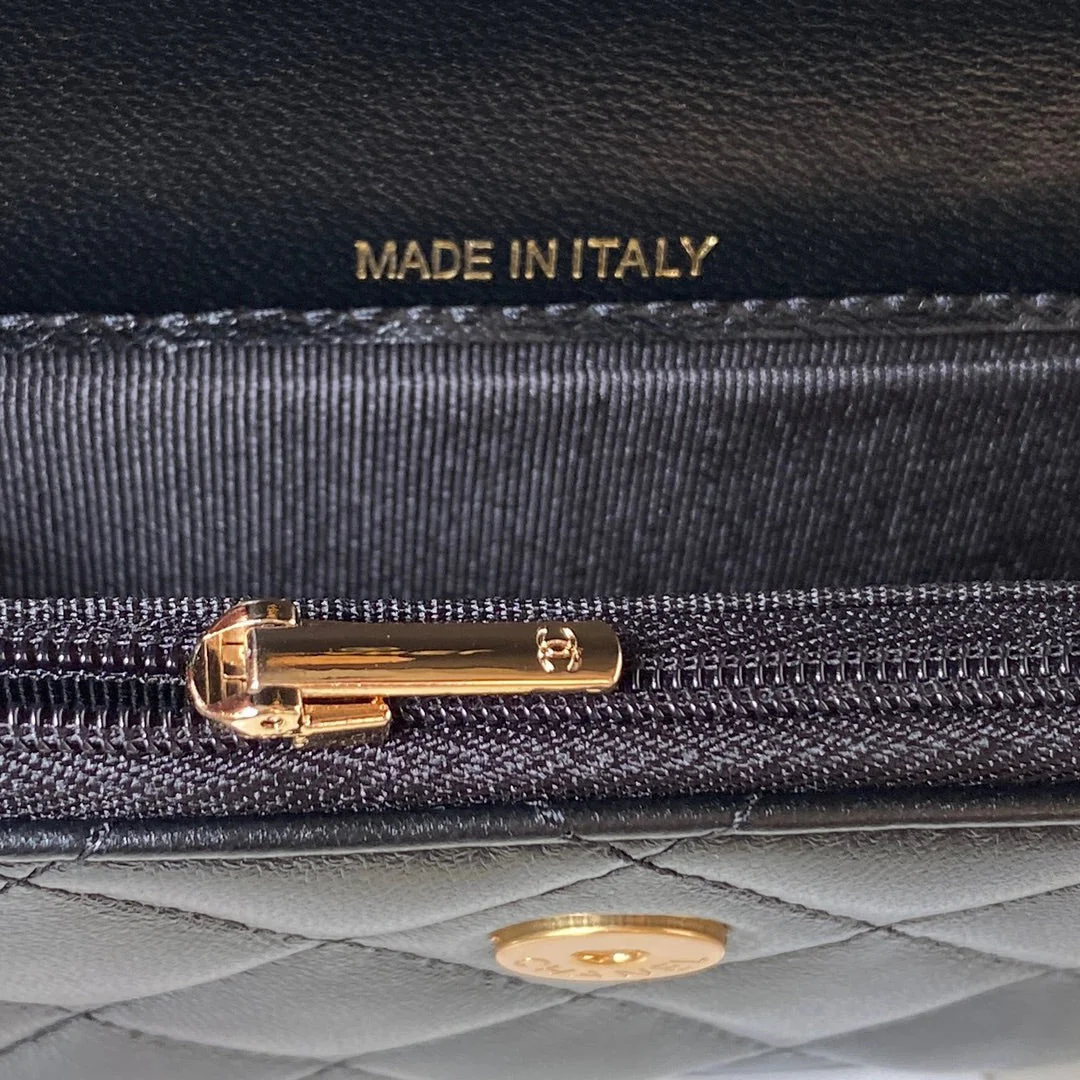 CC MINI 17 BAG IN BLACK CALFSKIN GOLD HARDWARE