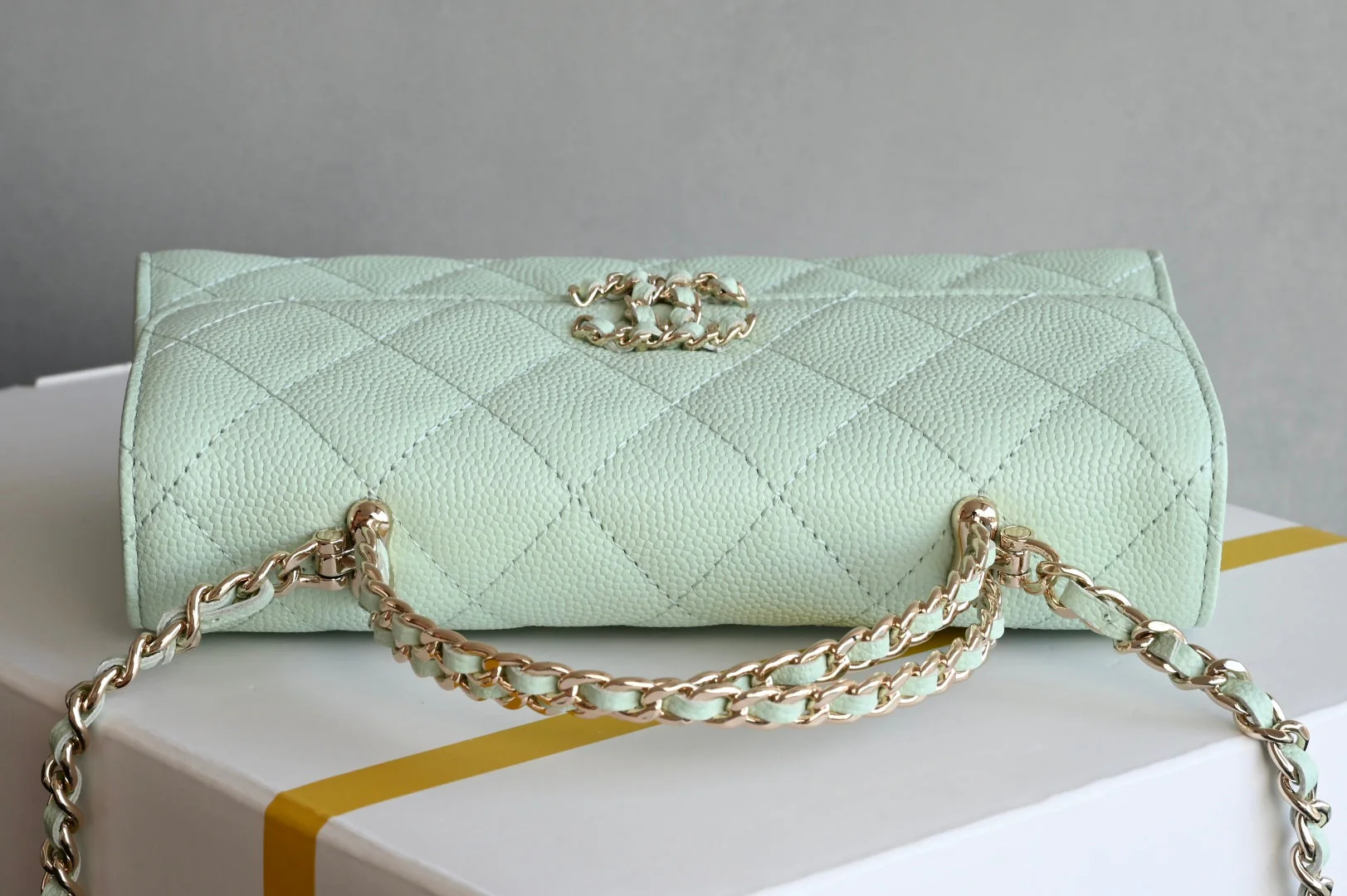 CHANEL 25S KELLY 18 CM IN MINT GREEN LAMBSKIN