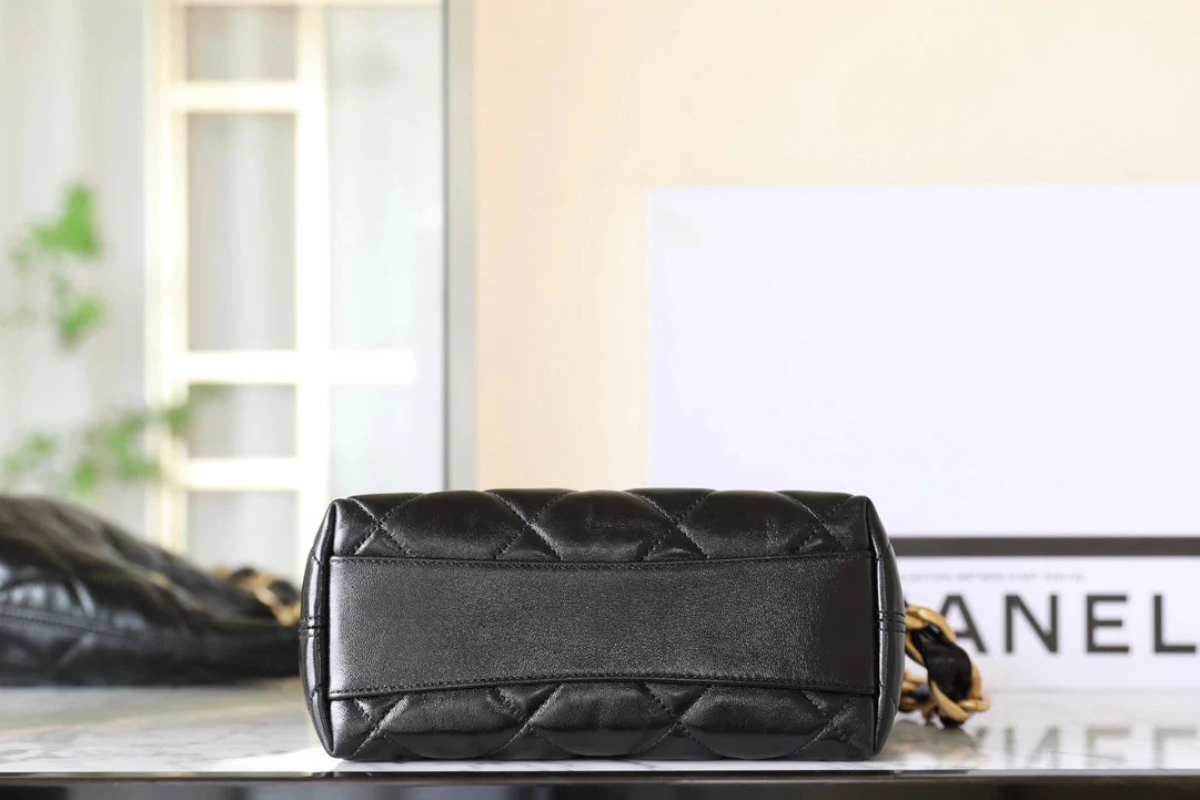 CHANEL 25S HOBO BAG 22 CM IN BLACK LAMBSKIN WITH GOLD HARDWARE