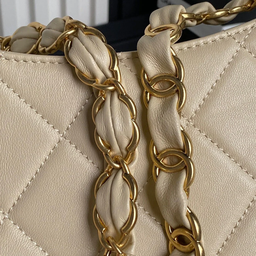 HOBO BAG 24 IN BEIGE CALFSKIN GOLD DOUBLE C THICK CHAIN