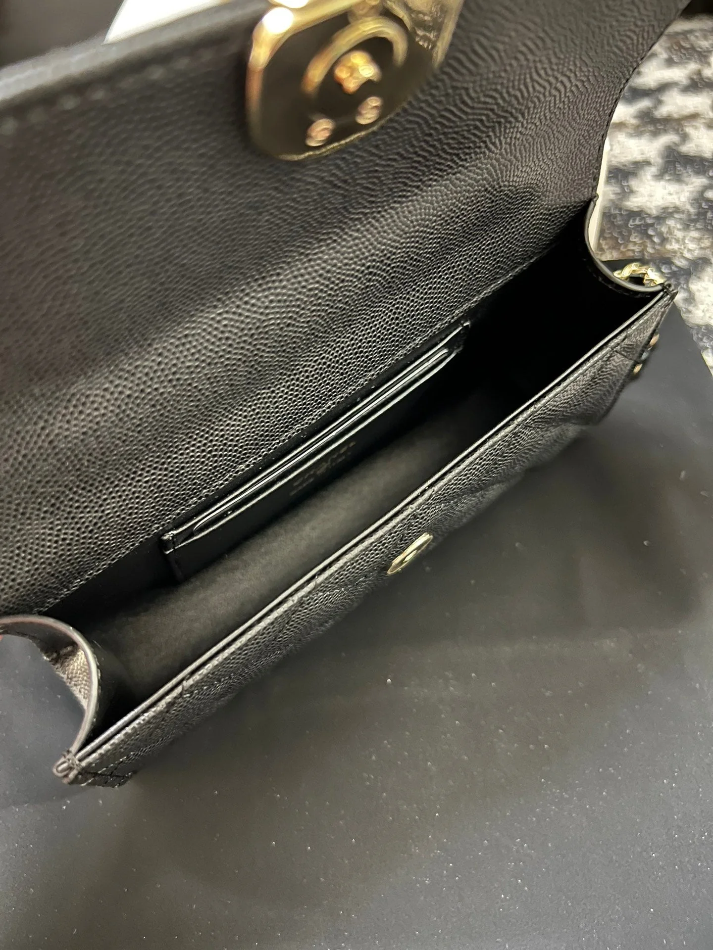 CC KELLY 18 BAG IN BLACK CALFSKIN WITH GOLD HARDWARE