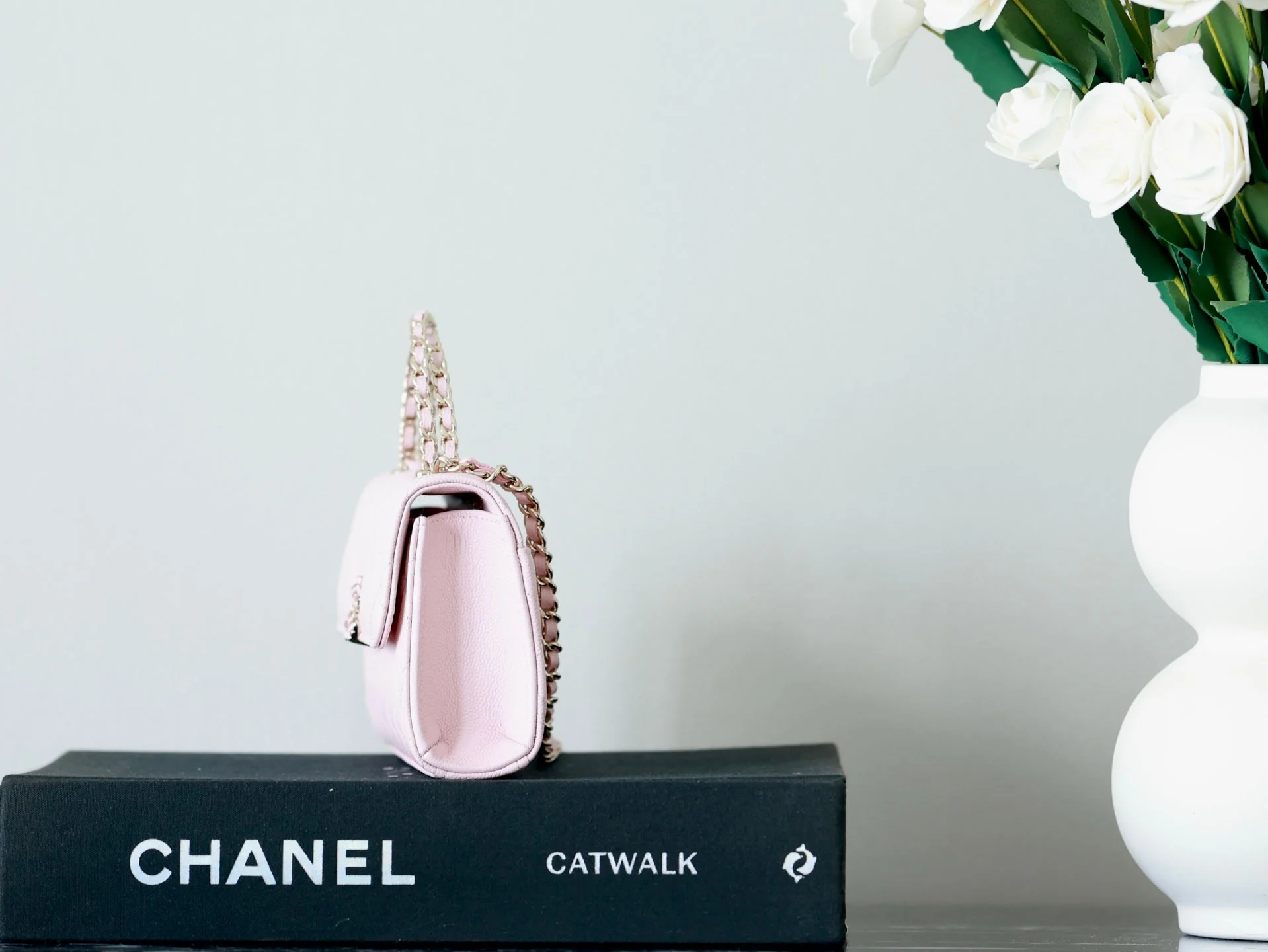 CHANEL 25S KELLY IN PASTEL PINK LAMBSKIN WITH GOLD HARDWARE