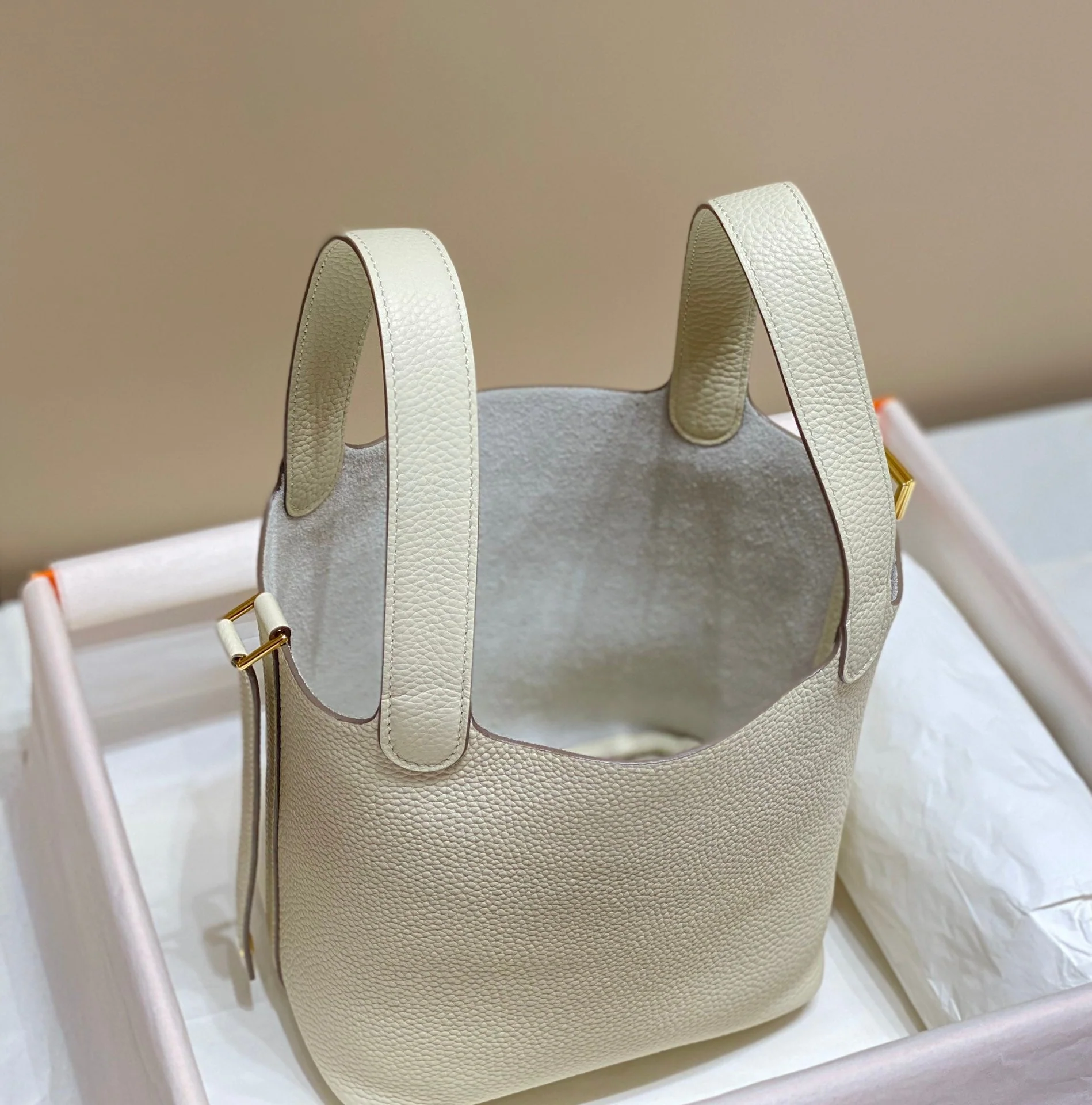 picotin lock 18 white-pearl togo ghw