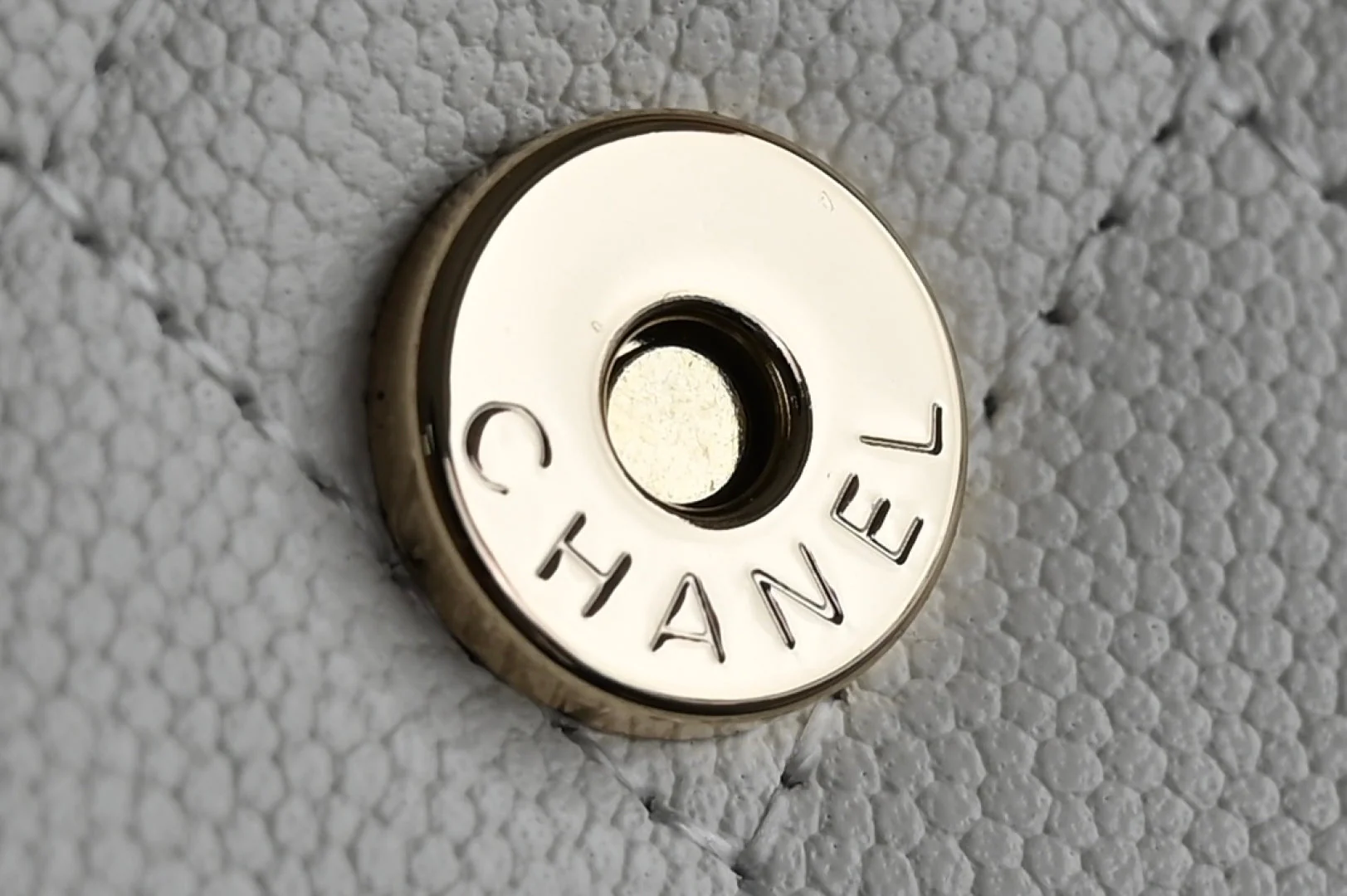 CHANEL 25S KELLY 14.5 CM IN WHITE LAMBSKIN