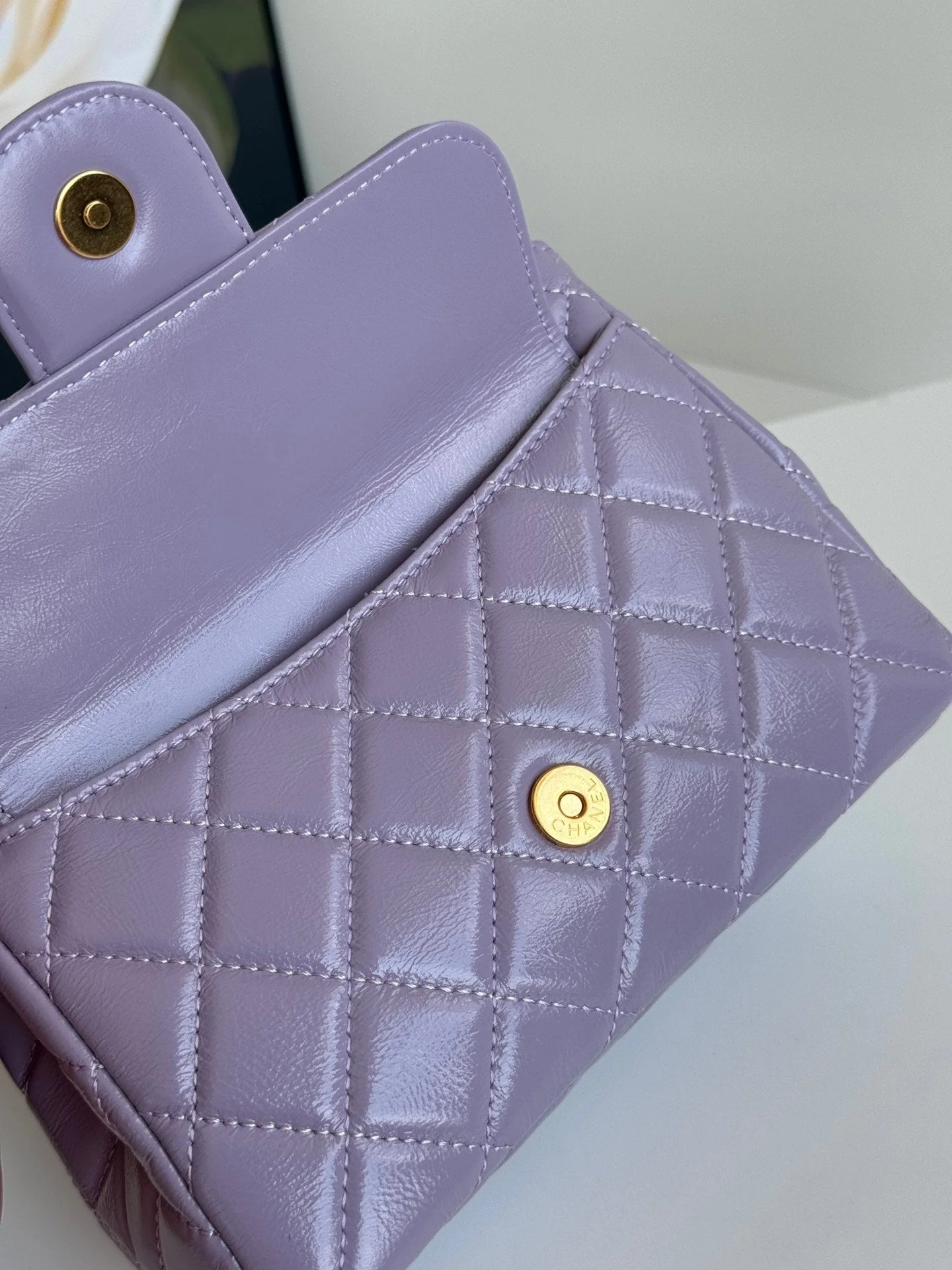CHANEL 25S HOBO BAG 19 CM IN PURPLE LAMBSKIN WITH GOLD HARDWARE