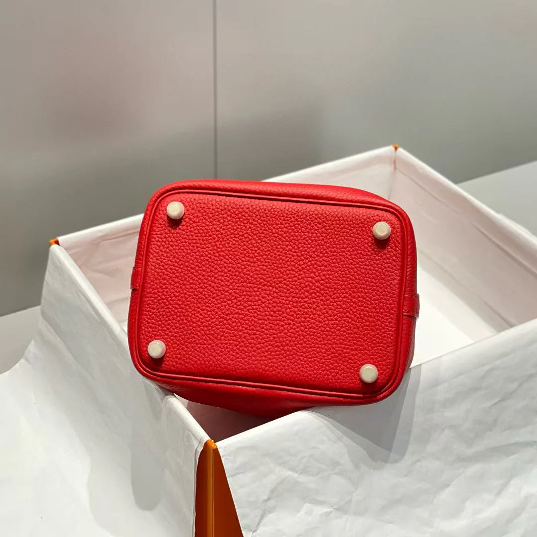 HM PICOTIN LOCK 18 RED CALFSKIN
