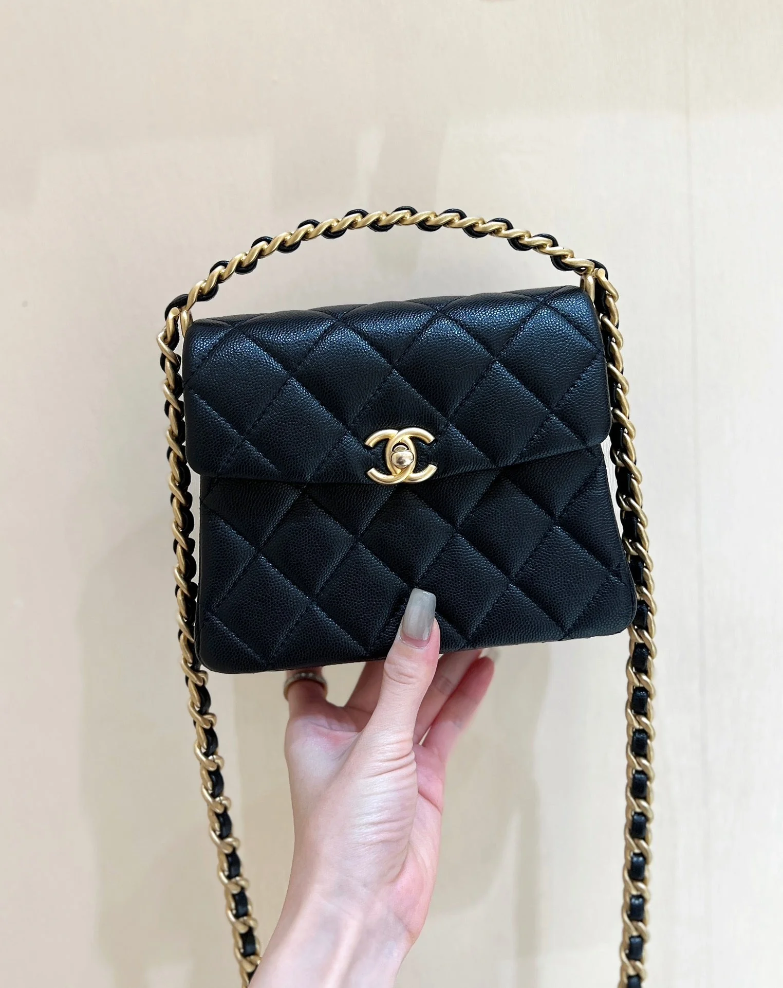 25S CHANEL TOTE CROSSBODY BAG 19 IN BLACK CALFSKIN WITH METAL HANDLE
