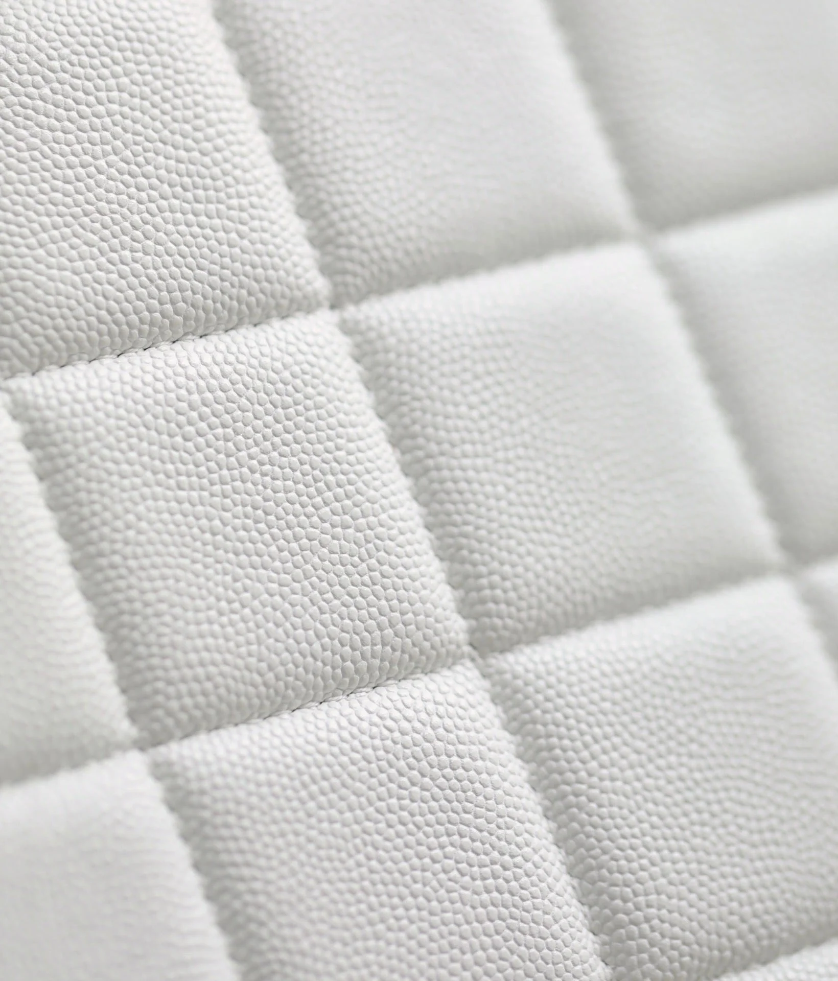 CHANEL 25S FLAP BAG 21 CM IN WHITE LAMBSKIN WITH GOLD HARDWARE