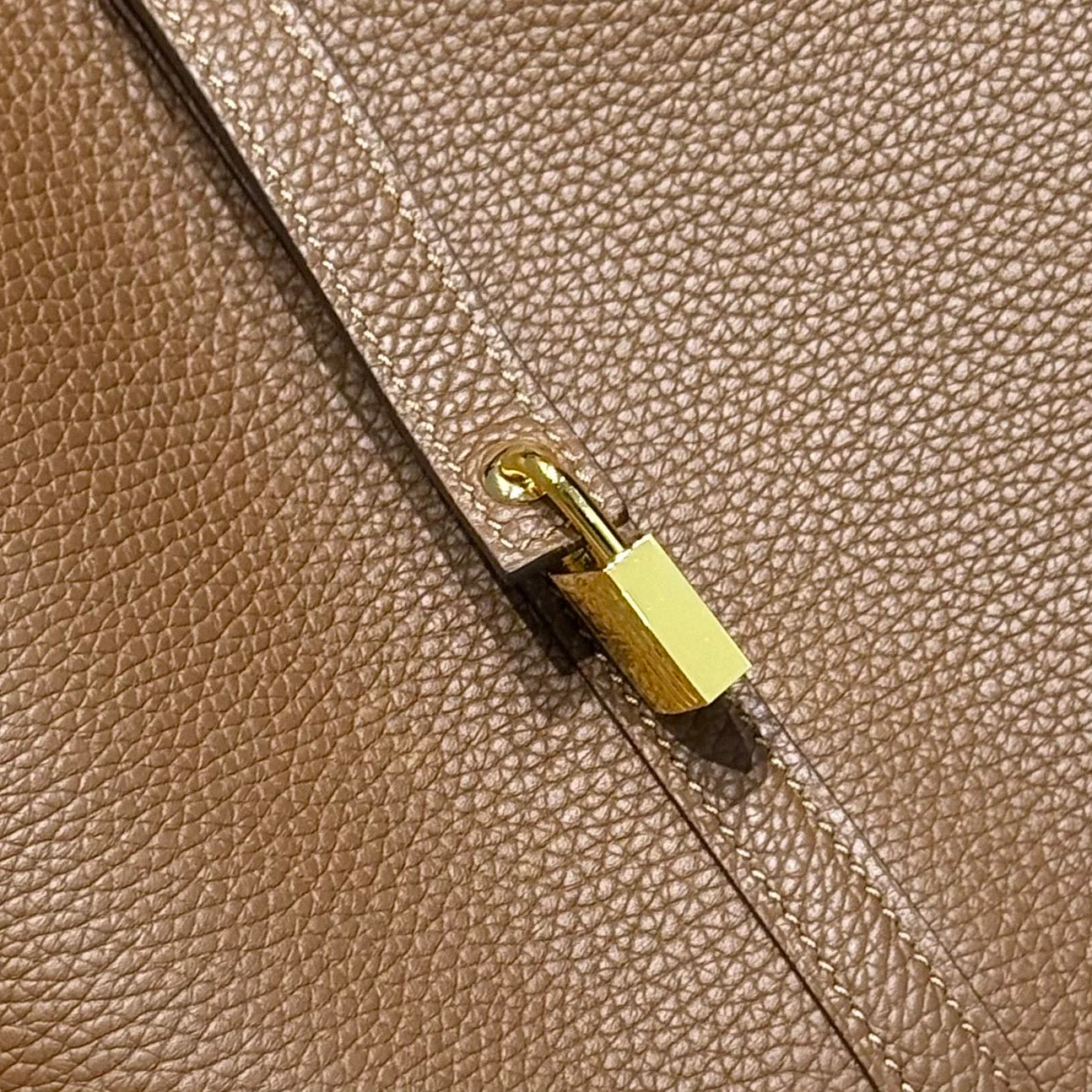 HERMES 25S PICOTIN LOCK 22 IN BURNT CARAMEL CALFSKIN GOLD HARDWARE