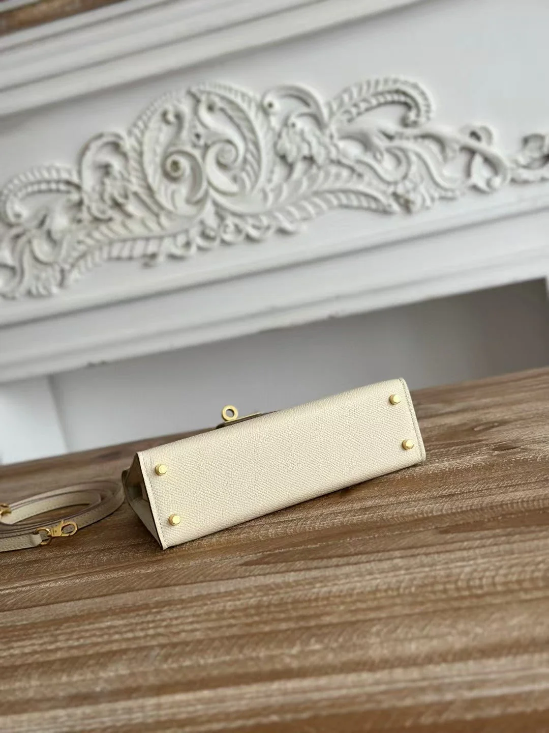 HM KELLY MINI 19 WHITE CALFSKIN GOLD HARDWARE