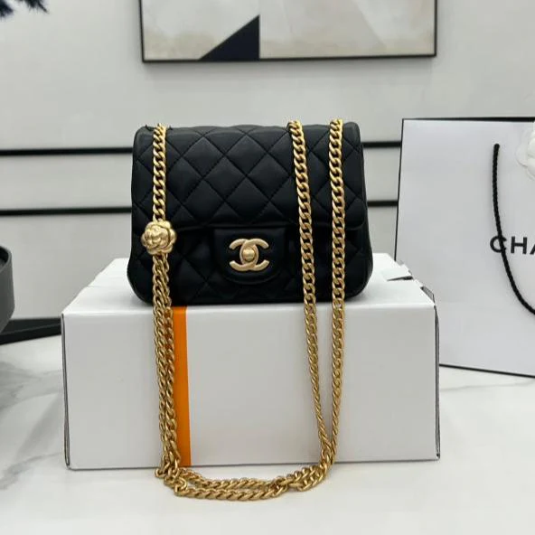 CC SMALL 17 FLAP BAG IN BLACK CALFSKIN GOLD HARDWARE