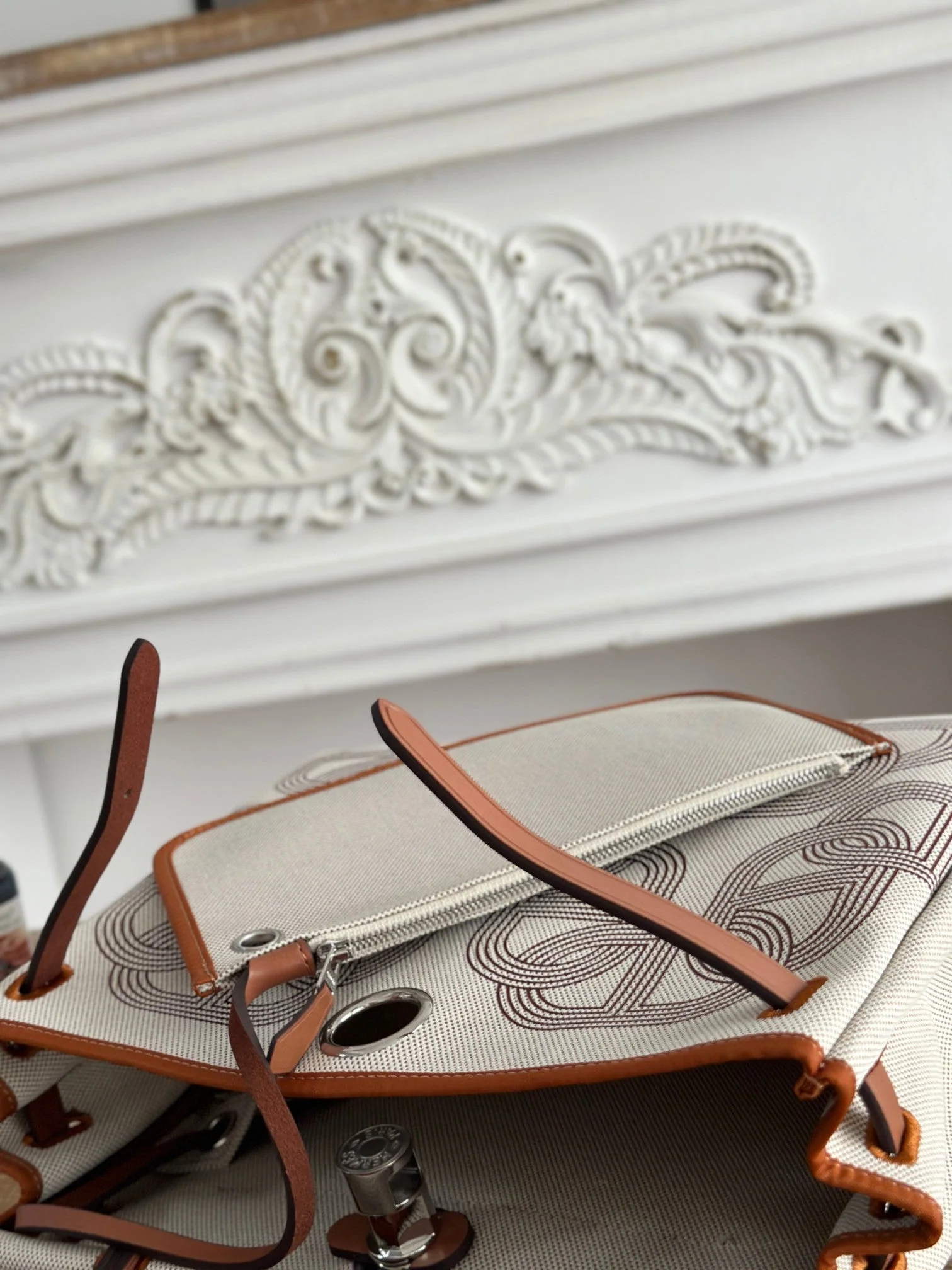 HERBAG ZIP 31 LAQUERED BAG IN OFF-WHITE MIX BROWN H PLUME CANVAS AND BROWN COWHIDE