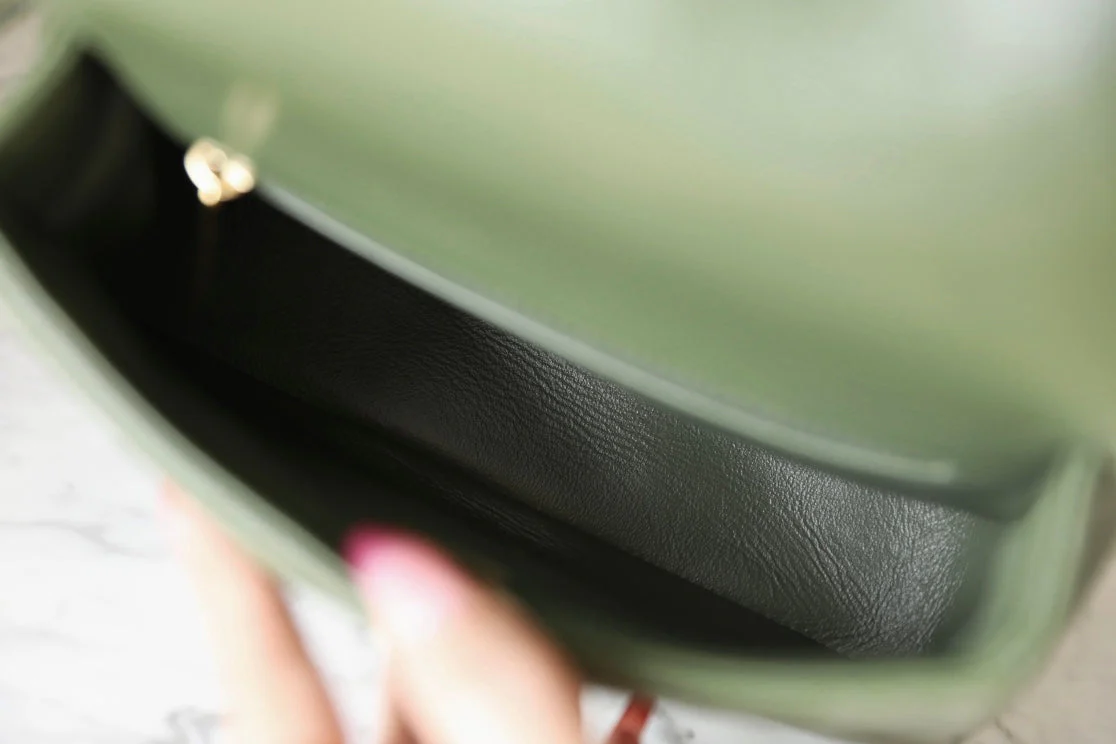 CHANEL 25S FLAP BAG 19 CM IN MOSS GREEN LAMBSKIN WITH GOLD HARDWARE