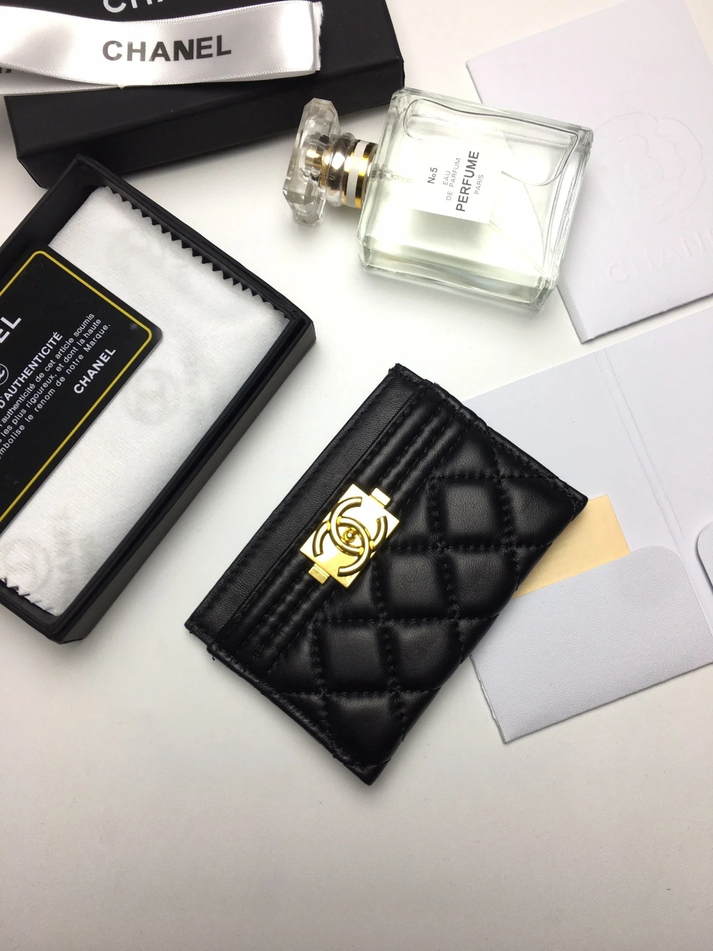 CC BOY CARD HOLDER 11.2 BLACK CALFSKIN GOLD ICON