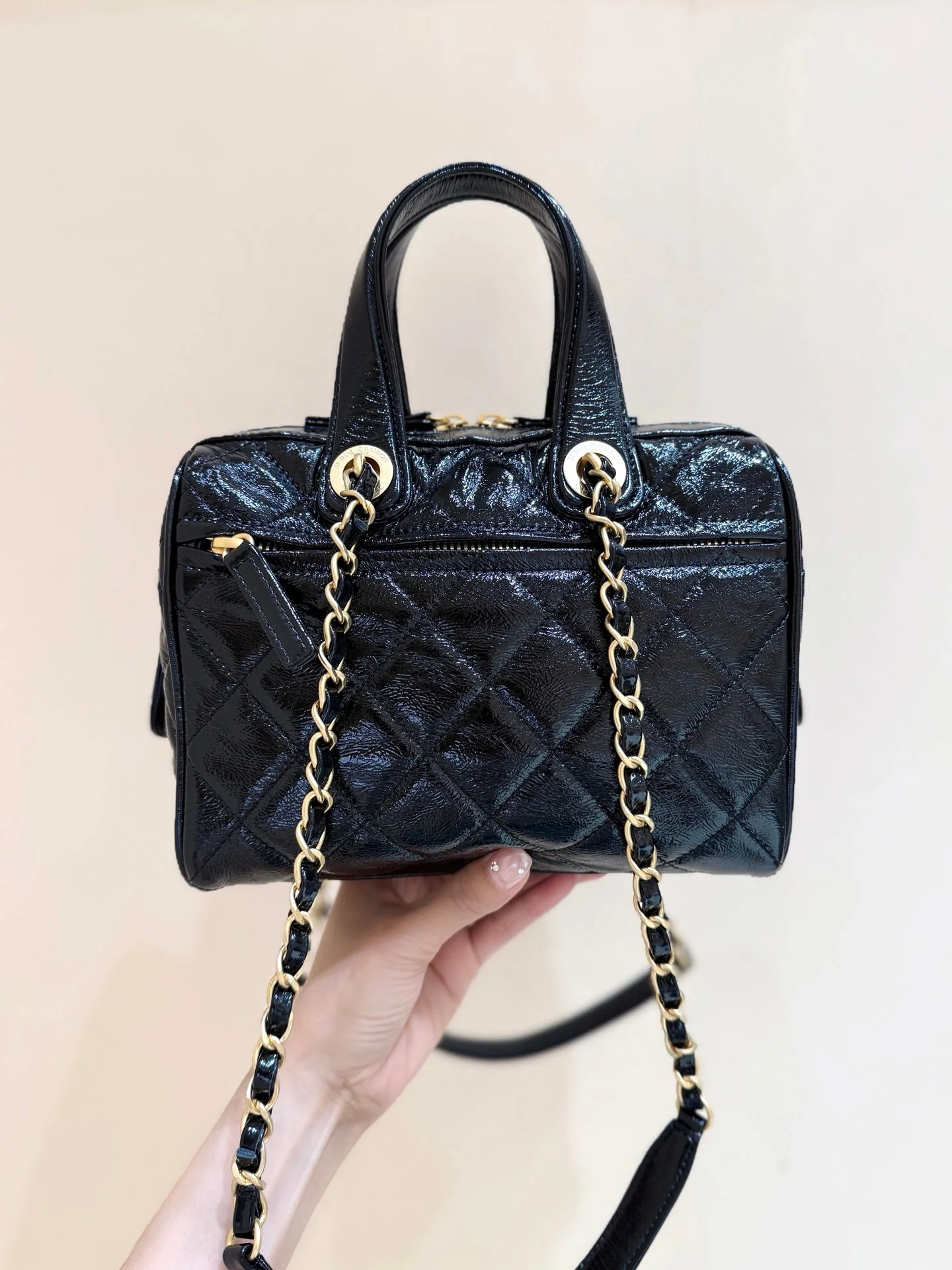 CHANEL 25S SMALL BOWLING BAG 21 IN BLACK CALFSKIN GOLD HARDWARE