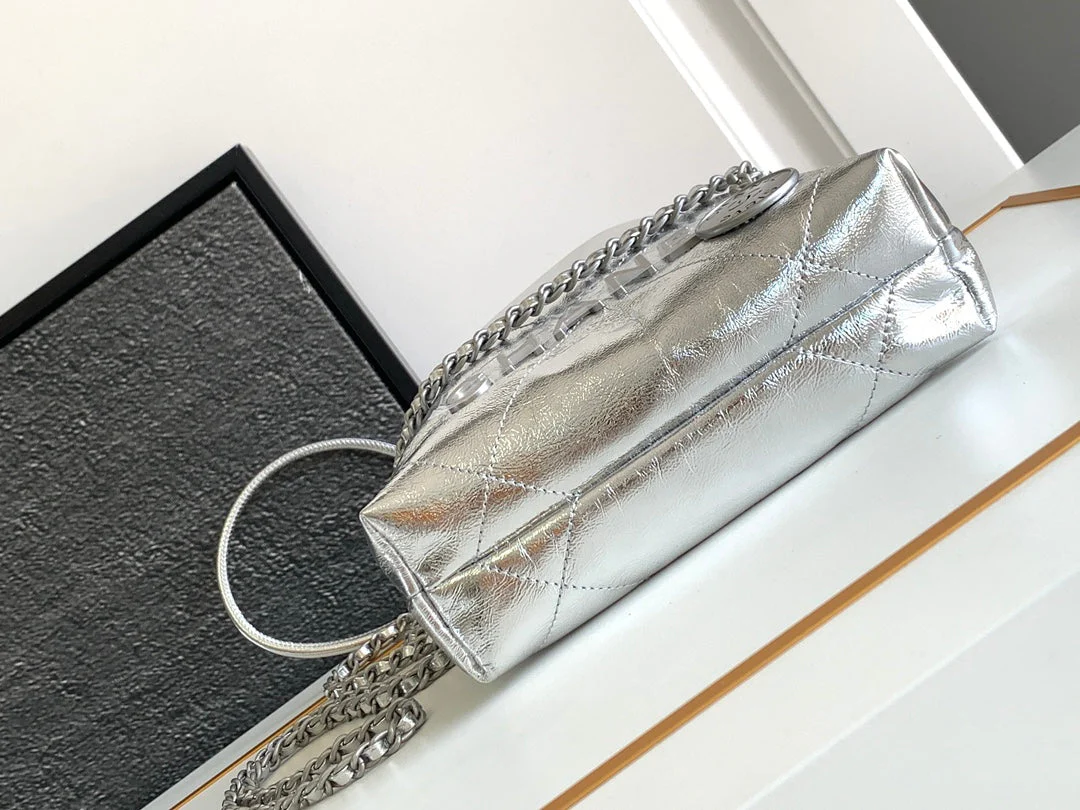 CC 22 BAG IN SILVER SHINY CALFSKIN AND GOLD METAL