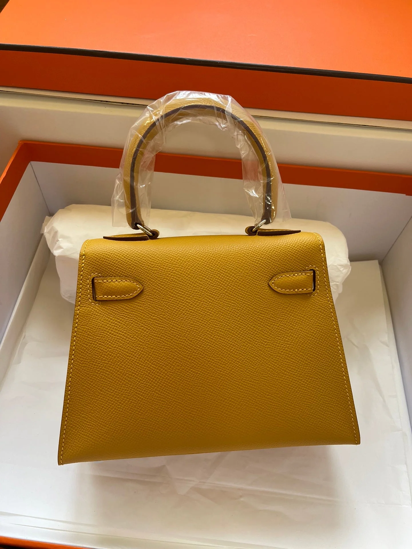 KELLY MINI 20 BAG IN DIJON YELLOW CALFSKIN WITH GOLD HARDWARE