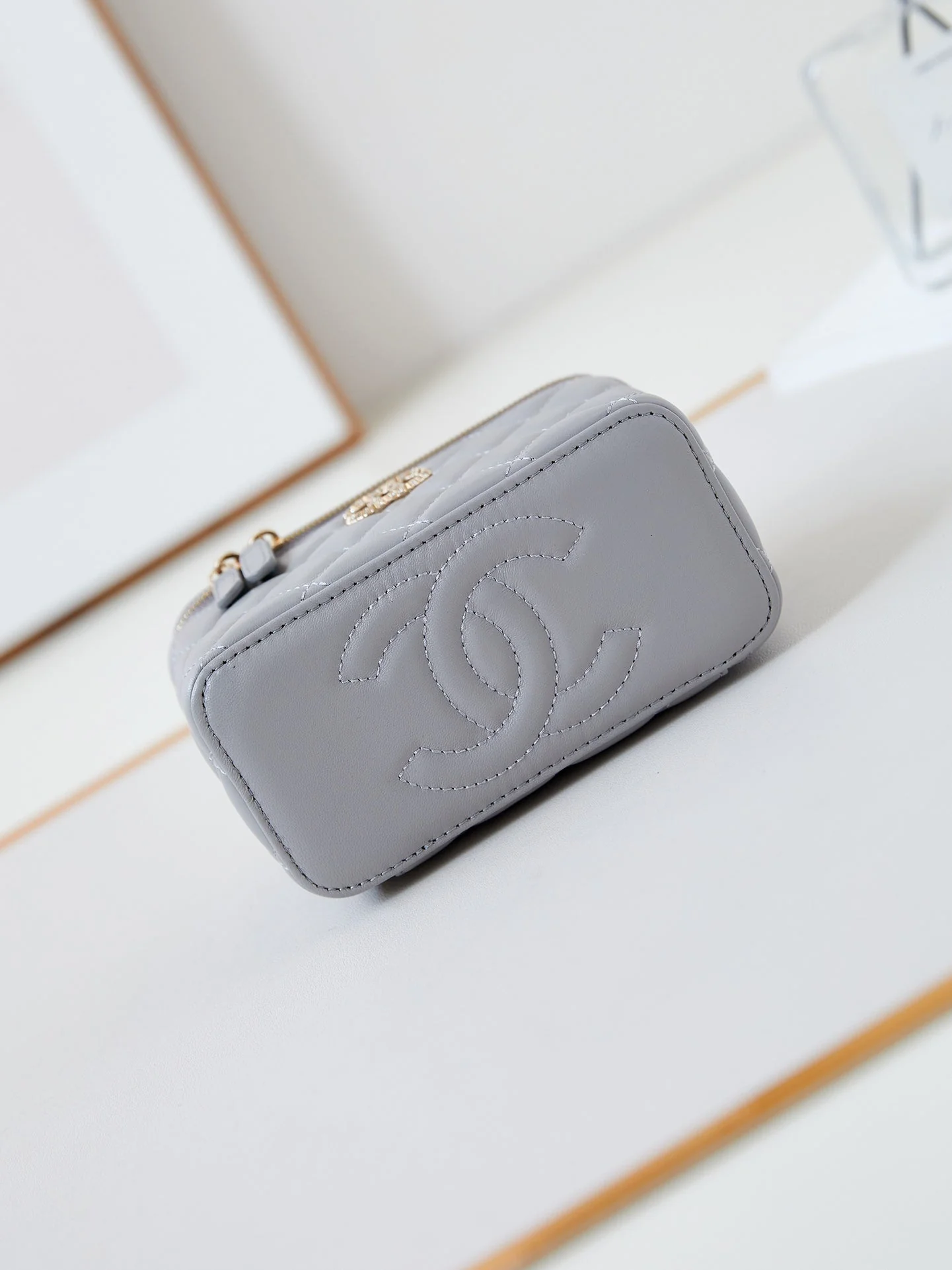CHANEL 25S MINI VANITY BAG 16 CM IN GREY LAMBSKIN WITH CRYSTAL-EMBELLISHED CC LOGO
