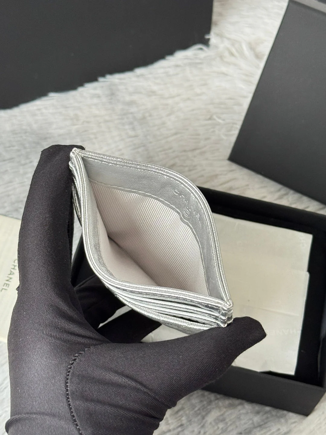 CHANEL 25S CARD HOLDER 11 IN SILVER LAMBSKIN GOLD HARDWARE
