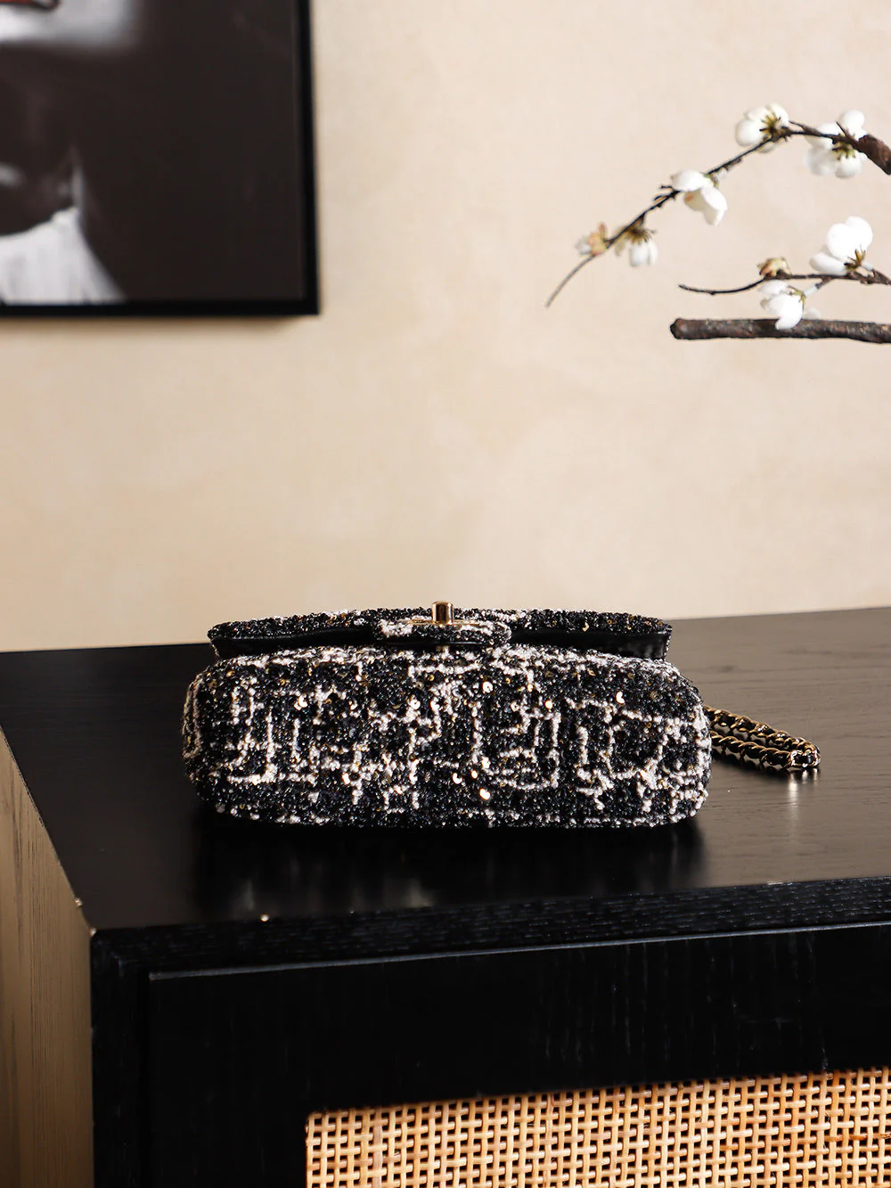 CHANEL 25S FLAP BAG 21 CM IN BLACK SEQUINED TWEED WITH GOLD HARDWARE