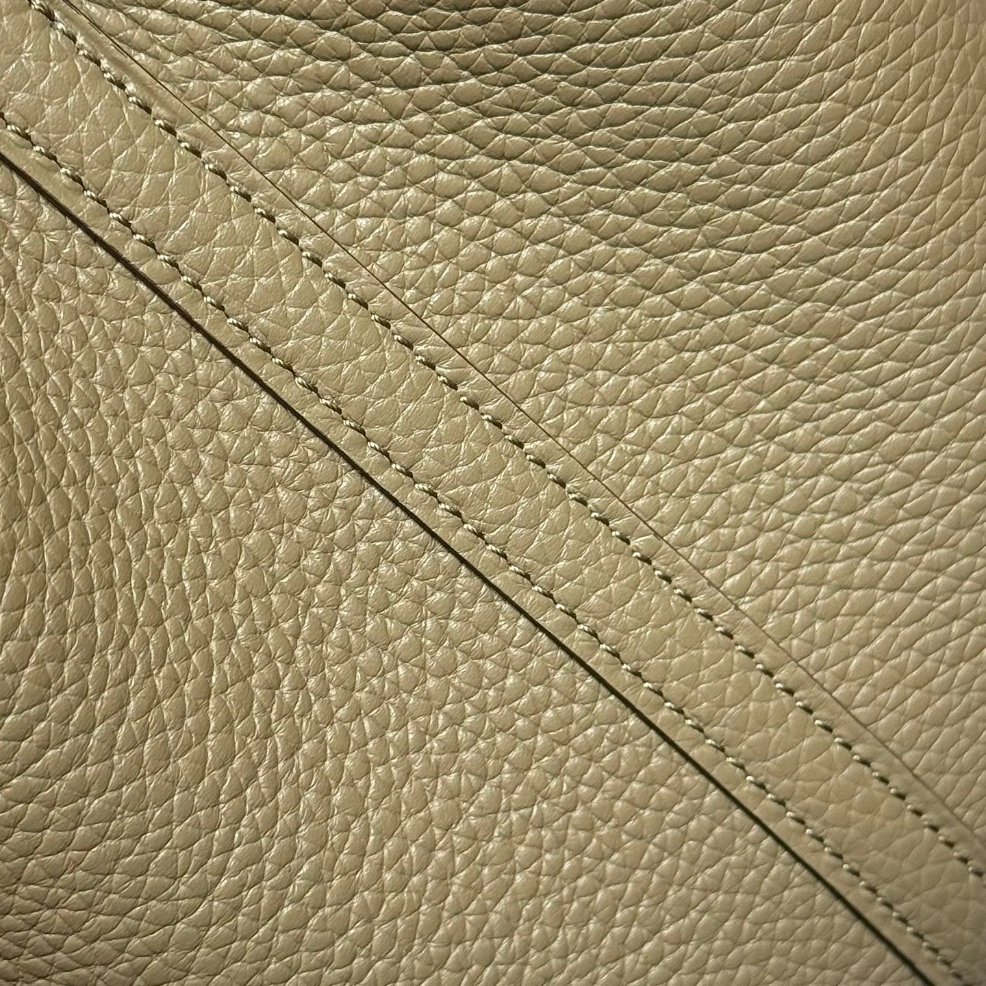 HERMES 25S PICOTIN LOCK 18 IN OLIVE GOLD CALFSKIN GOLD HARDWARE