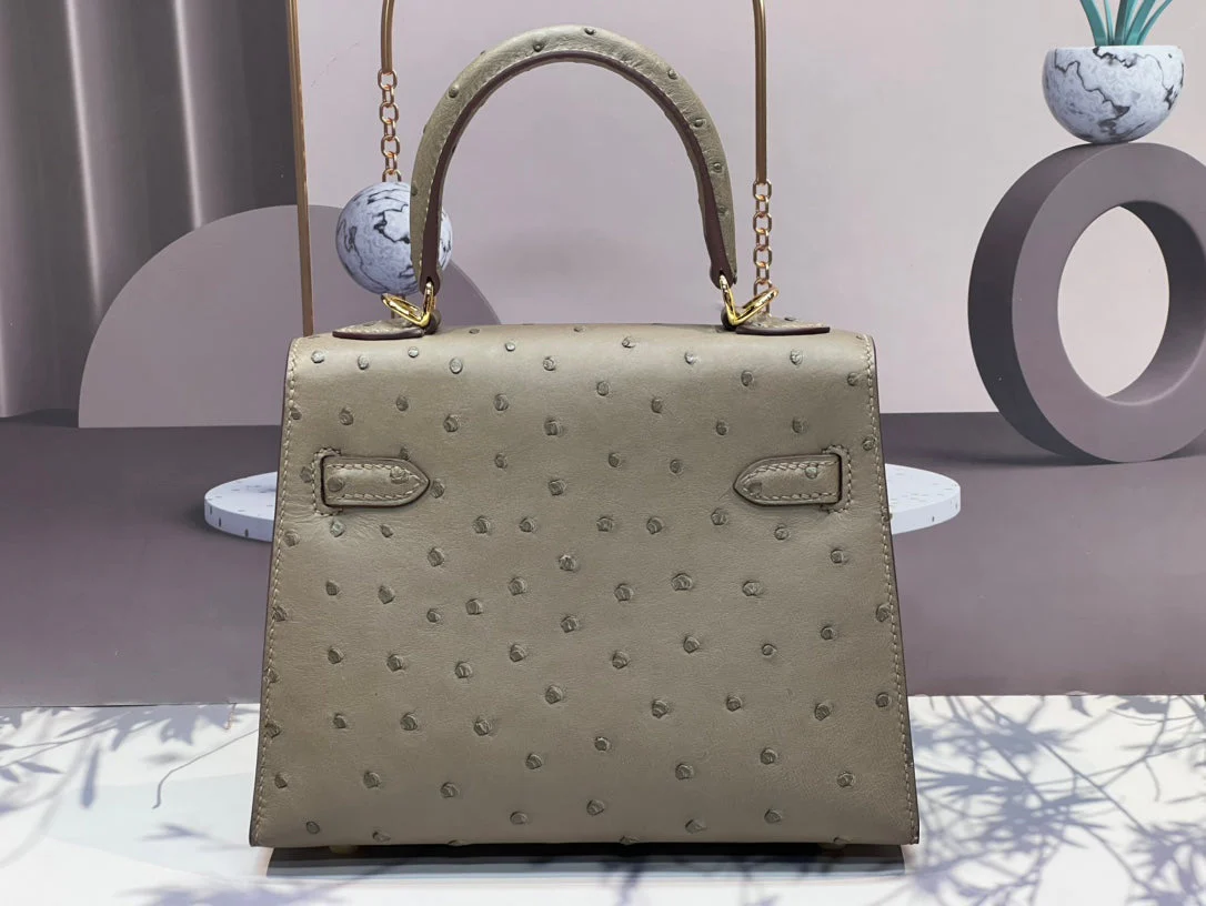 KELLY BAG 20 IN KHAKI BEIGE OSTRICH LEATHER WITH GOLD HARDWARE