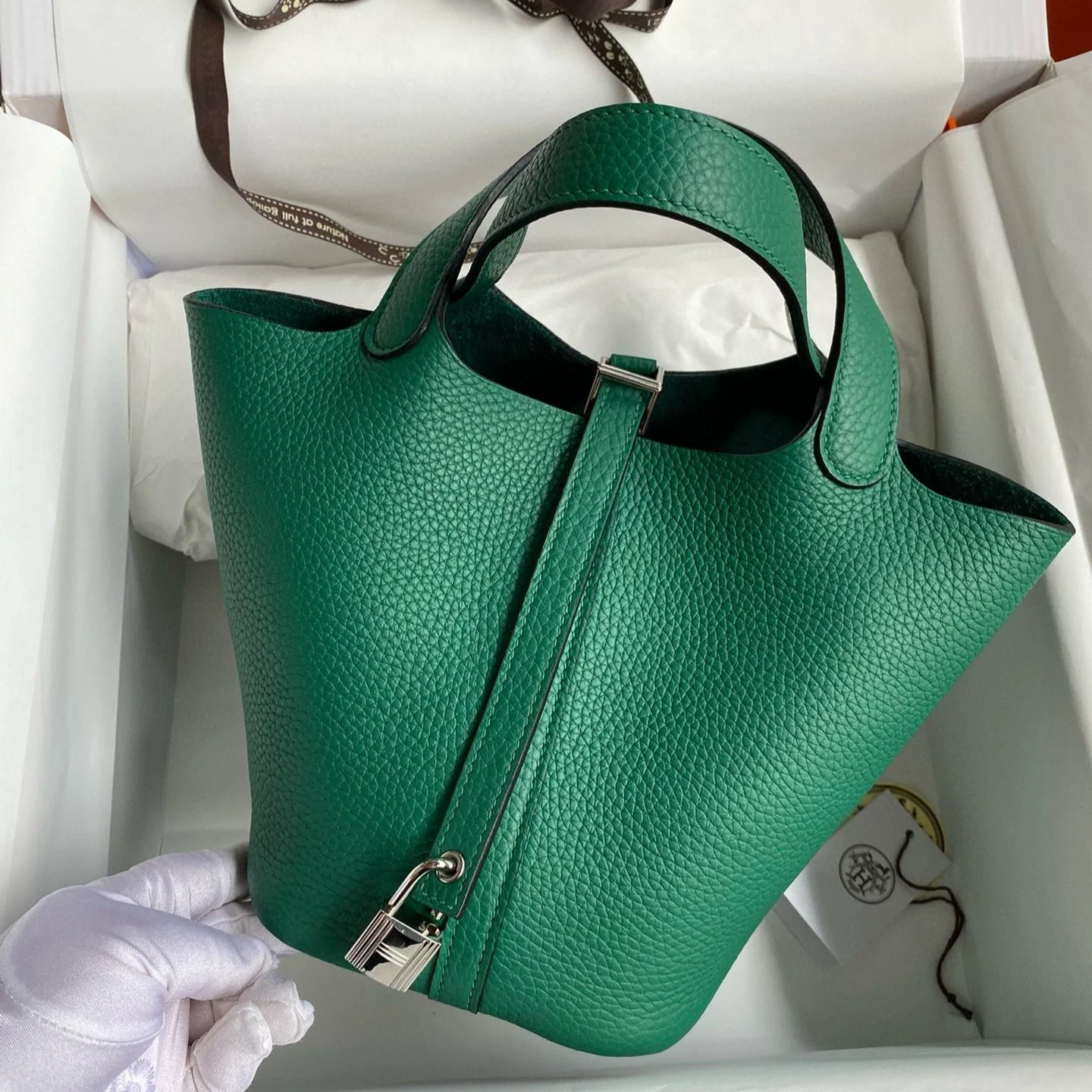 PICOTIN LOCK 18 EMERALD TOGO SILVER HARDWARE