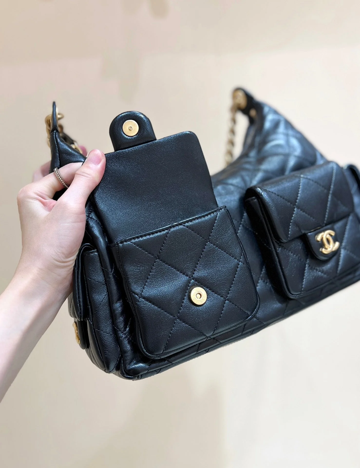 CHANEL QUILTED HOBO CARGO BAG 35 IN BLACK CALFSKIN GOLD CHAIN