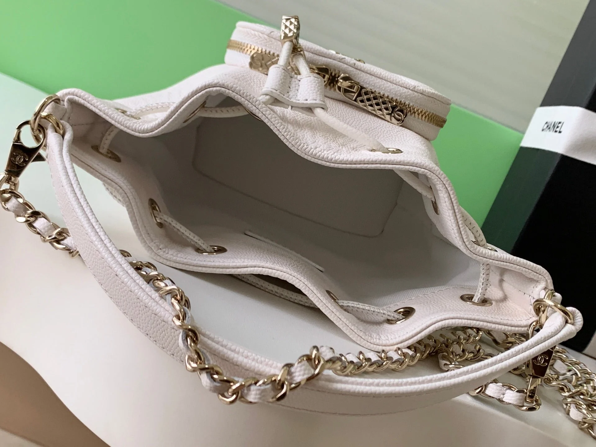 CHANEL 25S MINI BUCKET BAG 12 IN WHITE CALFSKIN GOLD HARDWARE