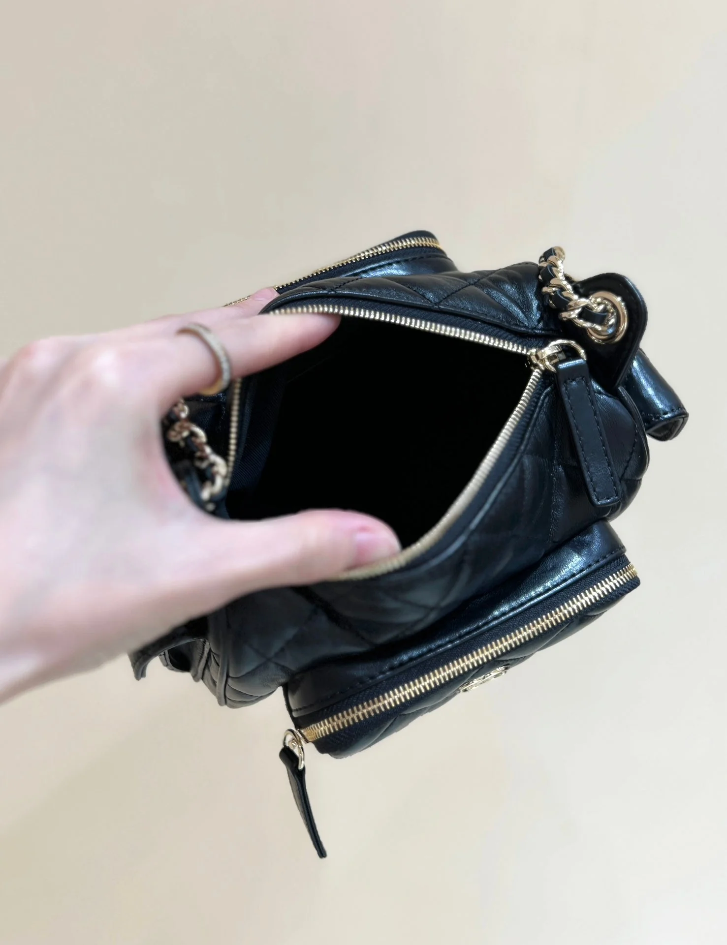 CHANEL CAMERA BAG 23 IN CONGO BLACK SHINY CALFSKIN