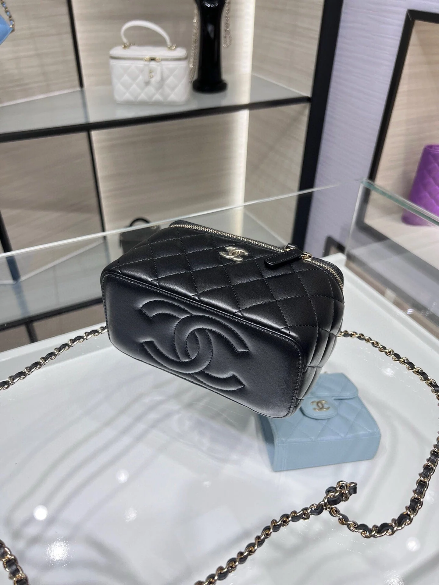 VANITY 17 TOP HANDLE IN BLACK QUILTED LAMBSKIN GOLD HARDWARE