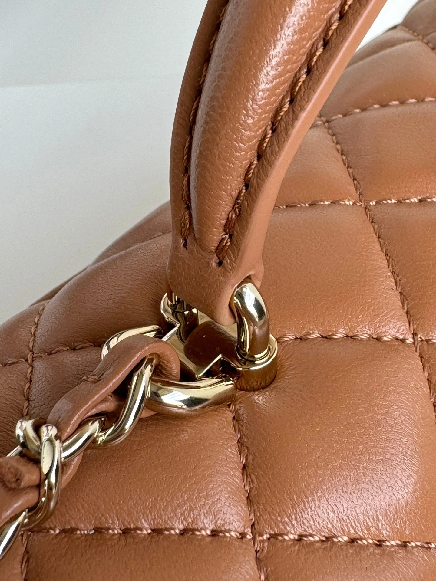 FLAP BAG 20 IN BRONZE BROWN LAMBSKIN WITH HANDLE