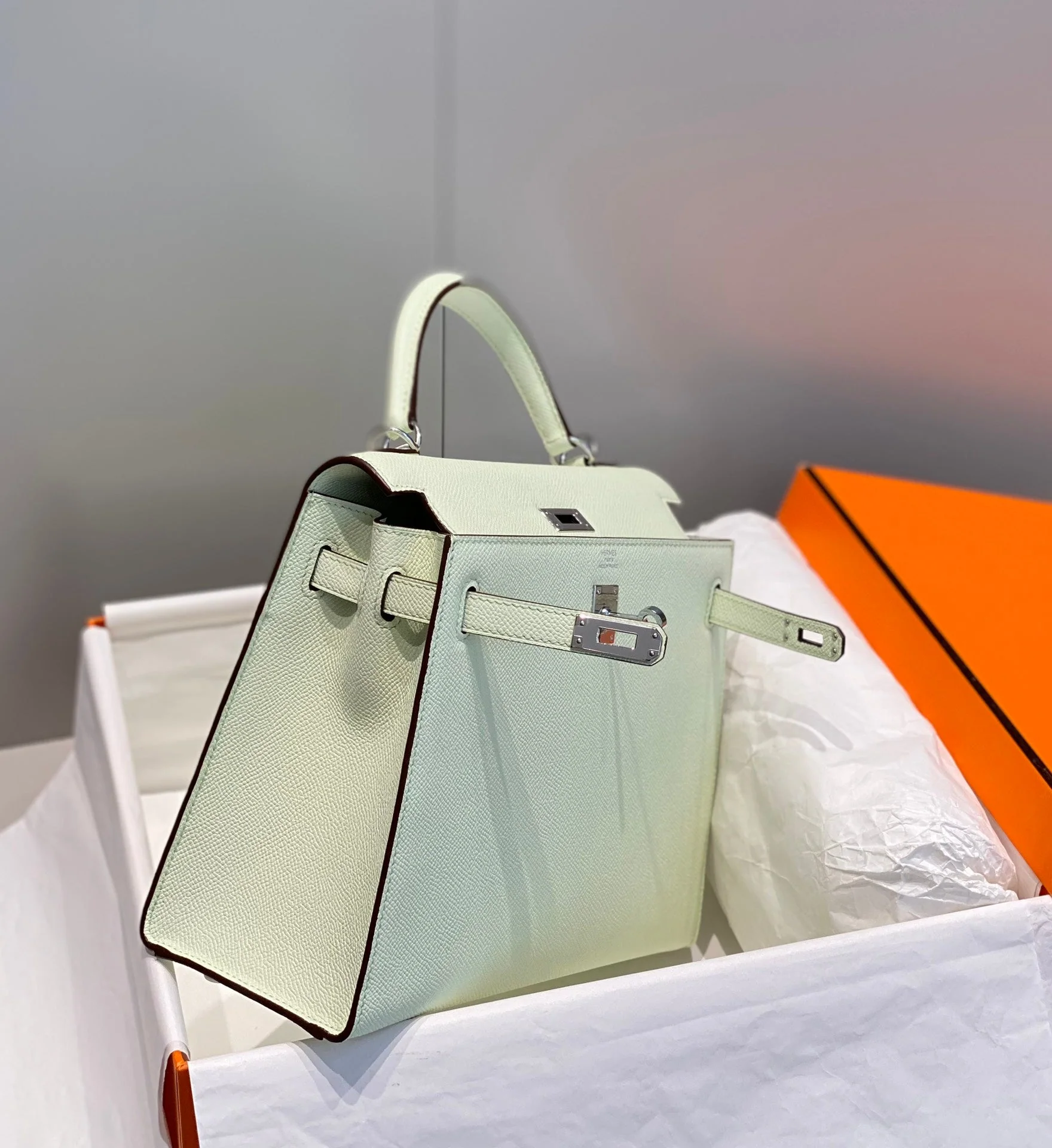 KELLY 25CM IN VERT FIZZ SWIFT CALFSKIN SILVER HARDWARE