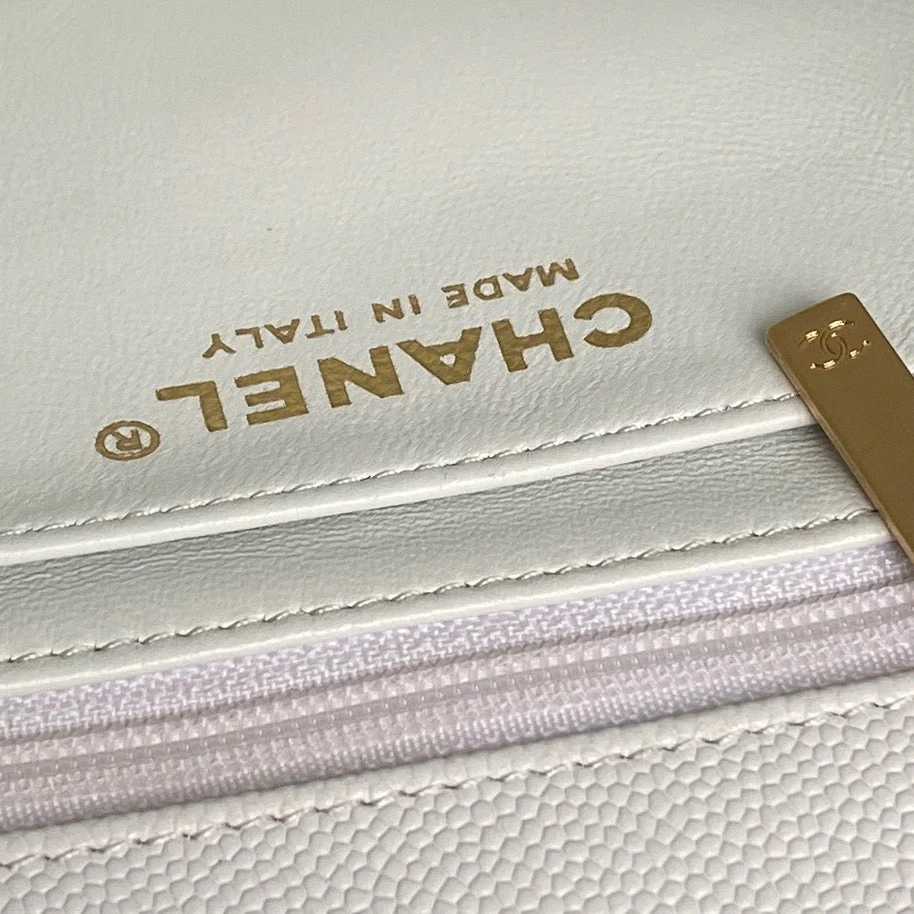 CHANEL 25S FLAP BAG 19 IN WHITE CALFSKIN GOLD HARDWARE