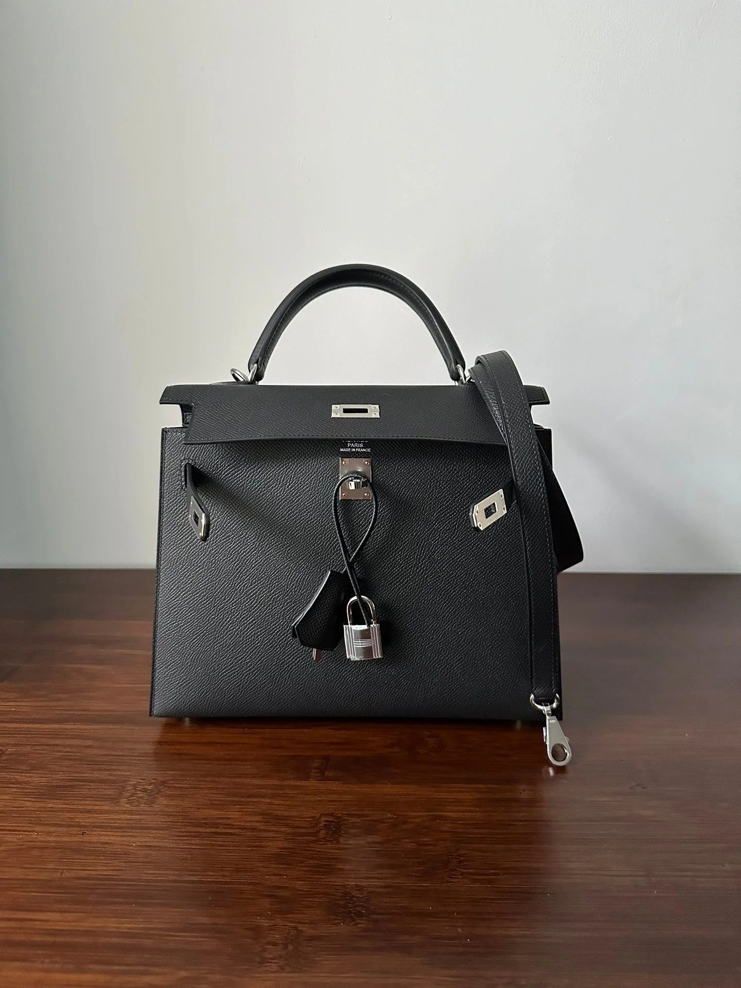 HM KELLY 25CM BLACK EPSOM SILVER HARDWARE