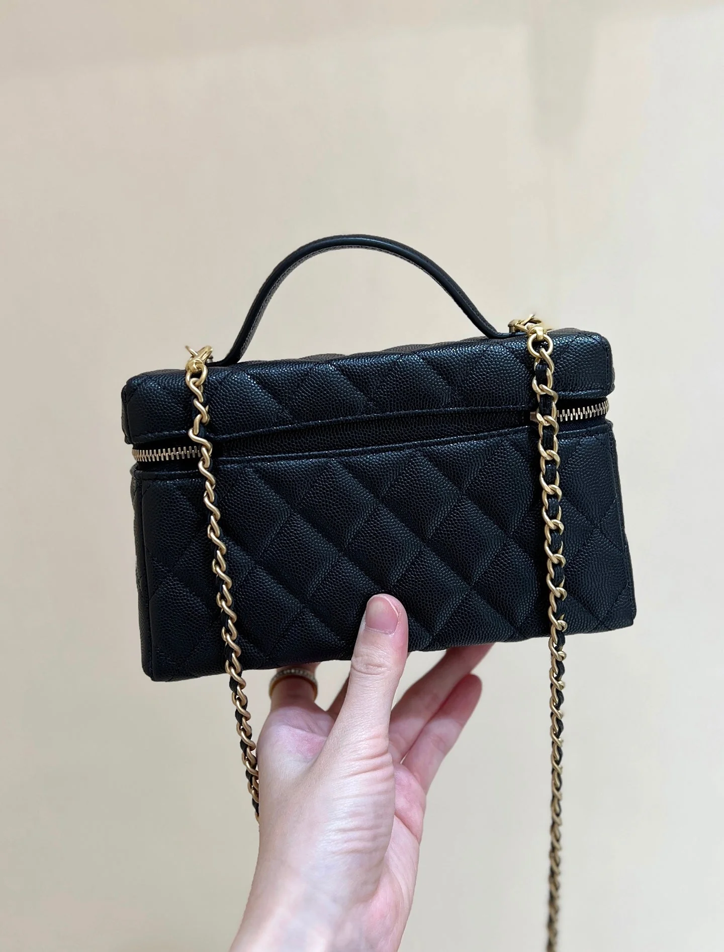 CHANEL 25S VANITY CASE 19 IN BLACK CALFSKIN GOLD HARDWARE