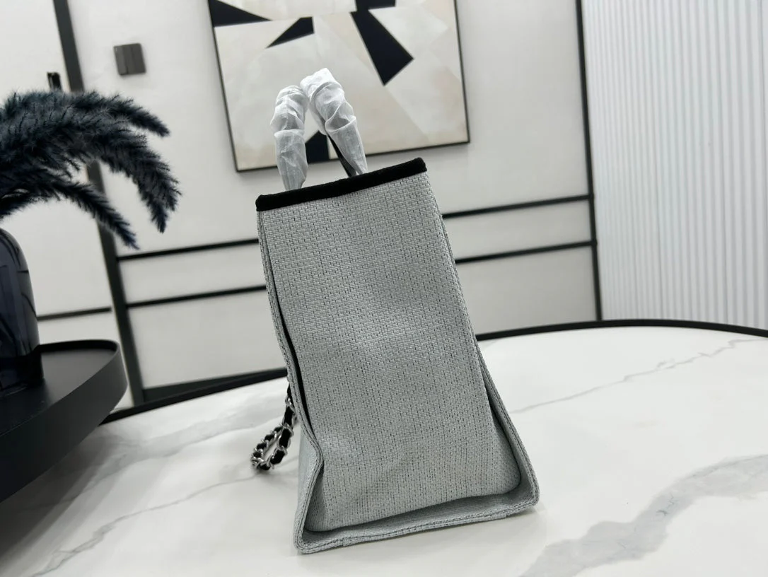 CC DEAUVILLE LARGE 38 TOTE BAG IN LIGHT GREY CANVAS WITH BLACK LOGO