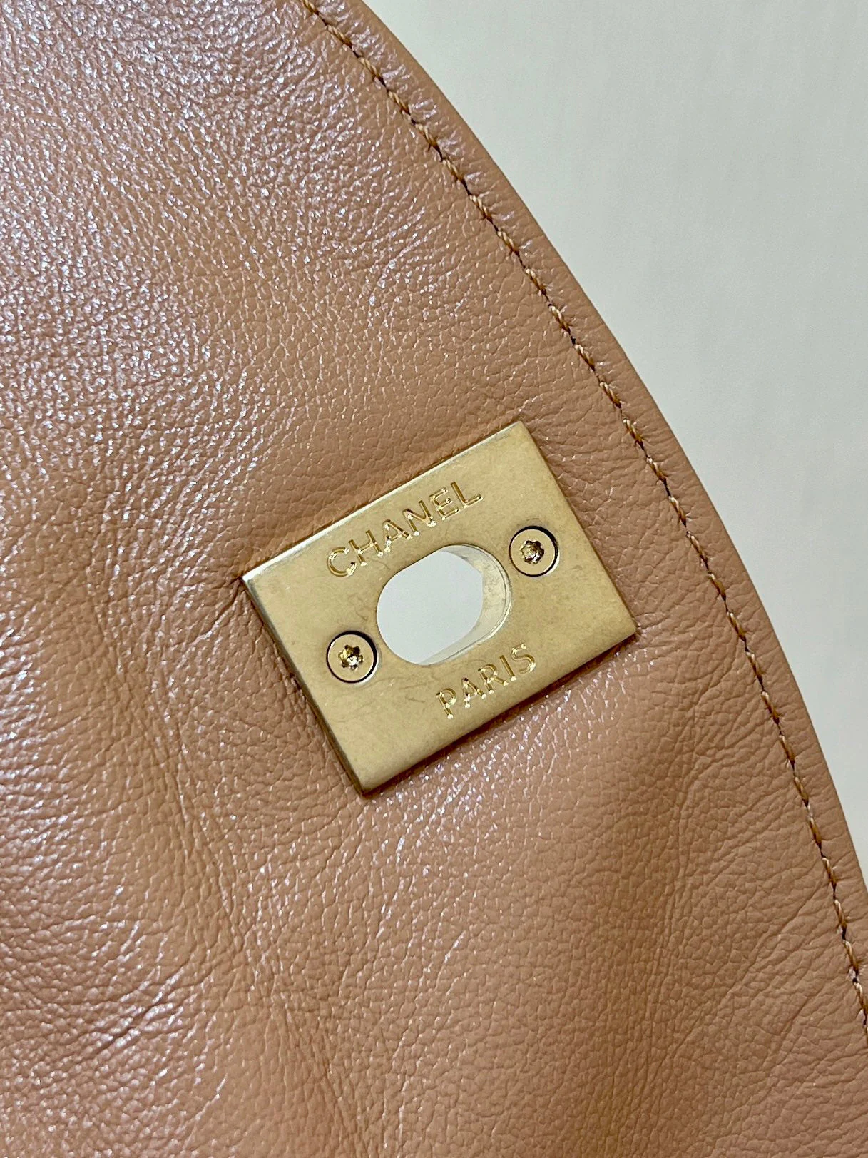 CHANEL 25S HOBO RETRO BAG 24 IN WARM TAUPE CALFSKIN