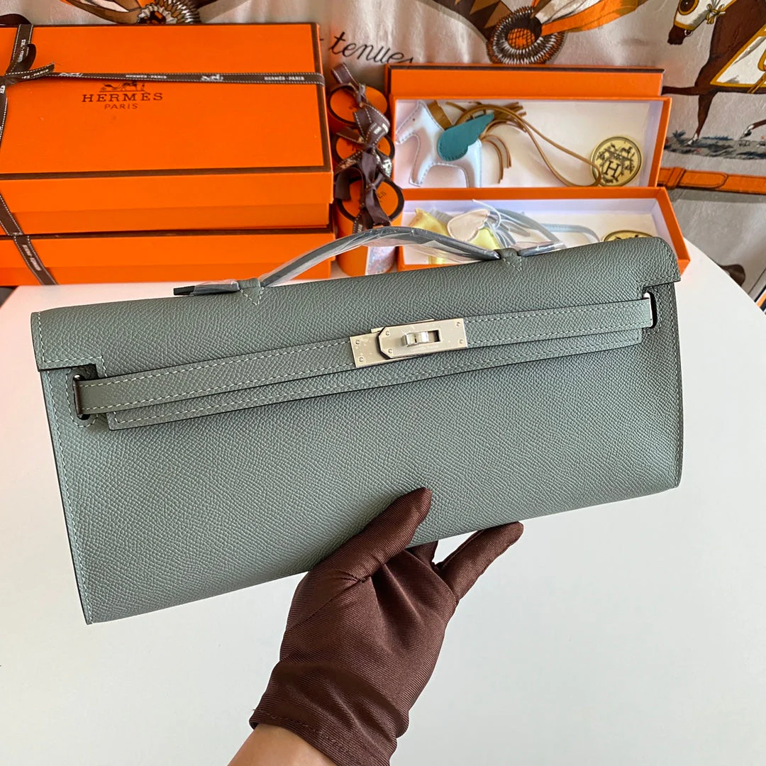 KELLY CUT 31 IN SEAFOAM GREEN CALFSKIN WITH SILVER HARDWARE