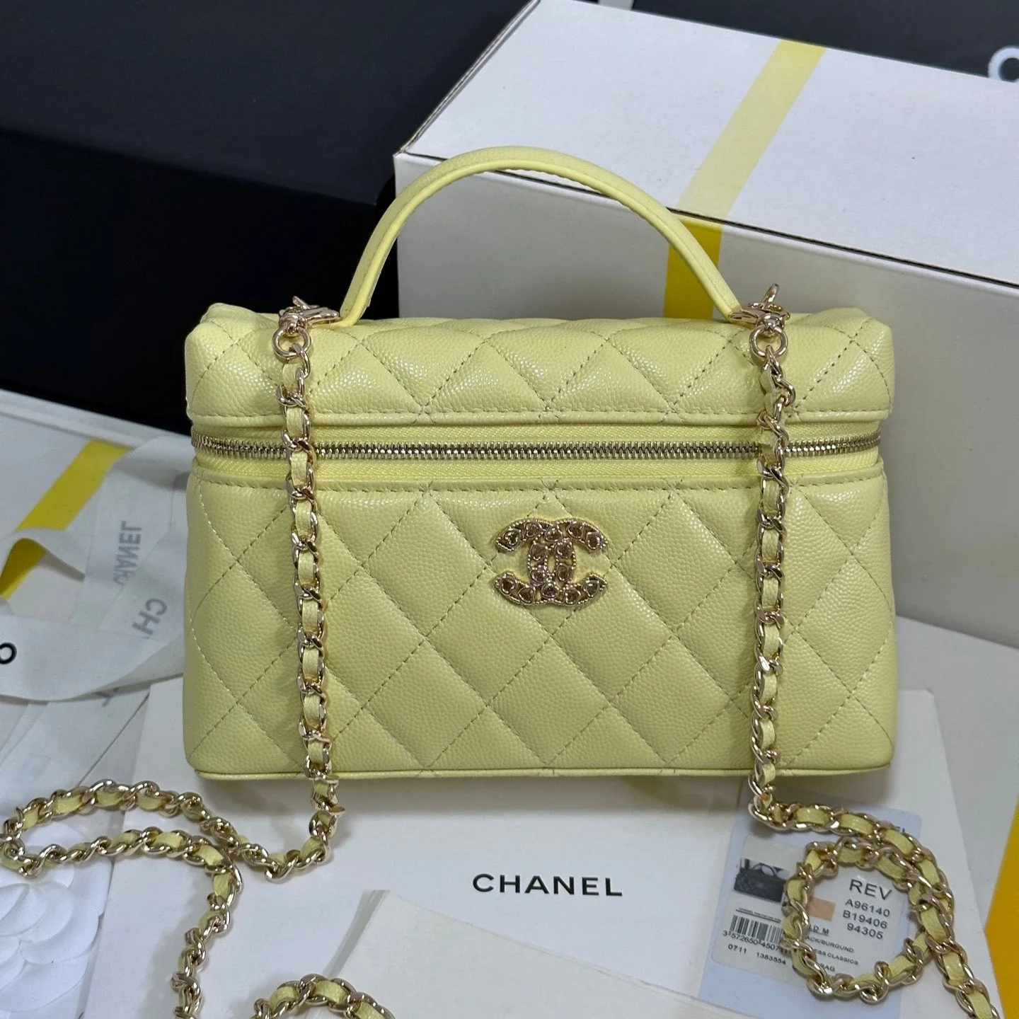 STRASS VANITY QUILTED CASE 19 IN YELLOW CALFSKIN WITH GOLD METALLIC