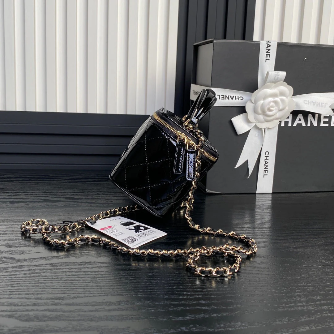 CHANEL 25S VANITY CASE 17 IN BLACK PATENT CALFSKIN GOLD HARDWARE
