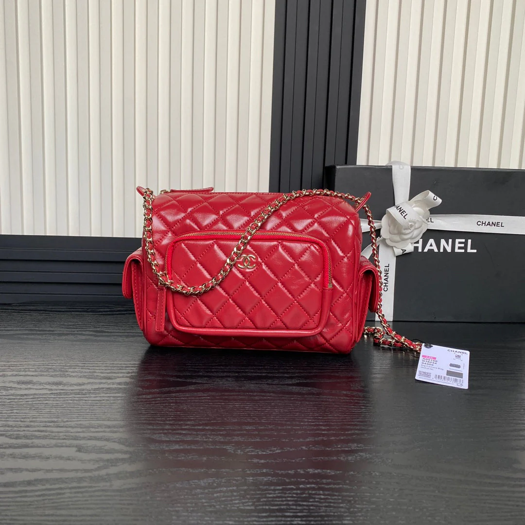CAMERA BAG 24 IN RED SHINY CALFSKIN GOLD CHAIN