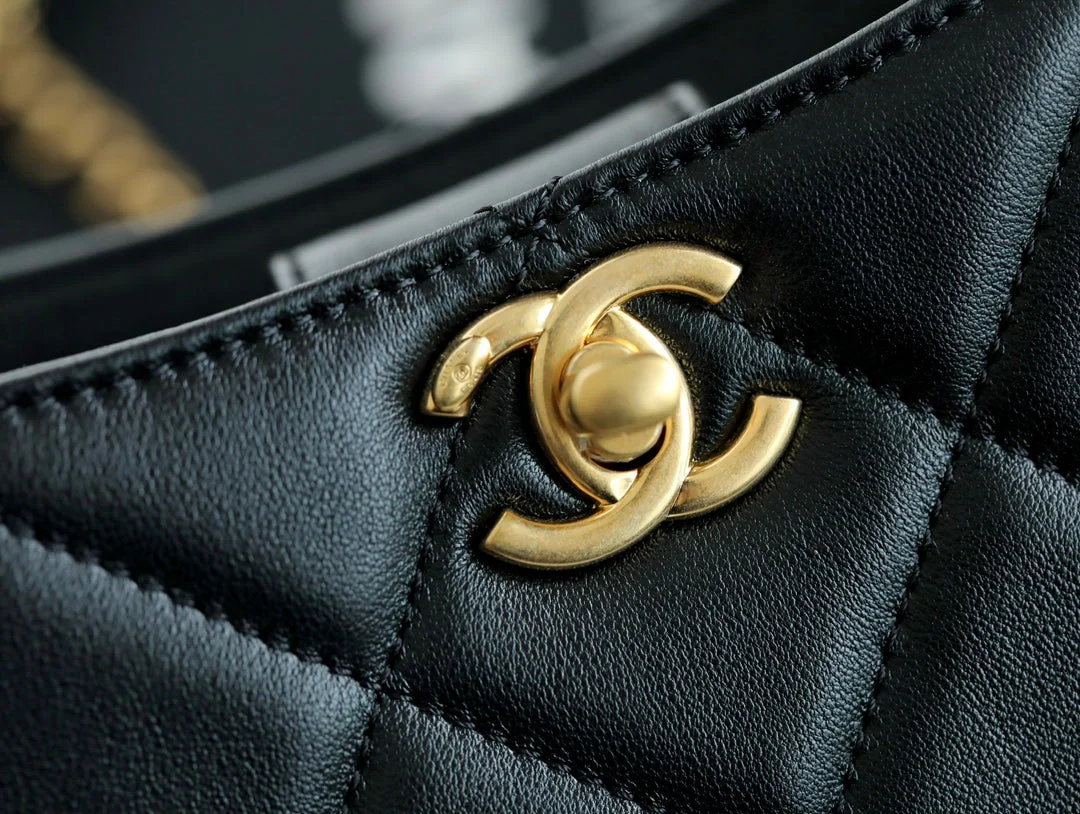 CHANEL 25S HOBO BAG 19.5 CM IN BLACK CALFSKIN WITH GOLD HARDWARE
