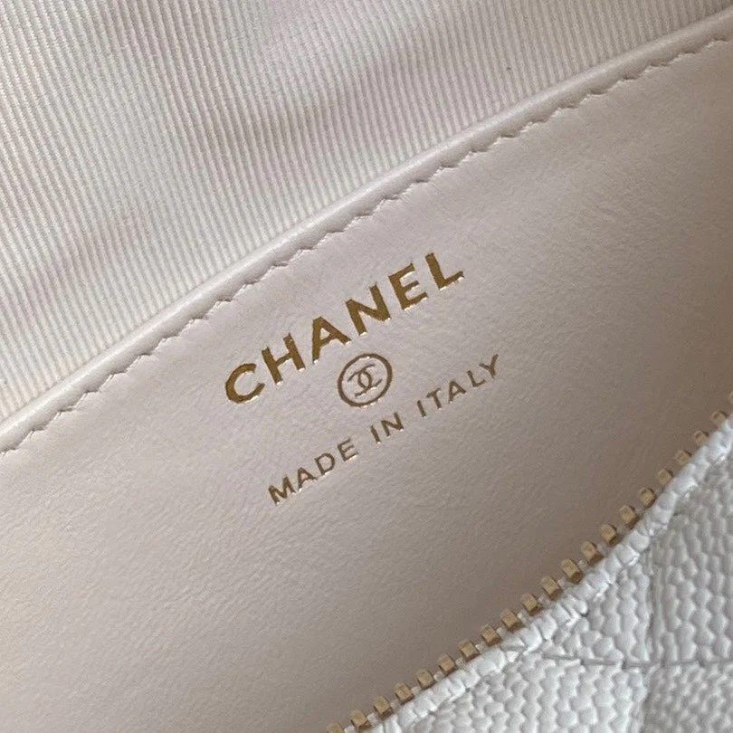 HOBO BAG 21 IN WHITE GRAINED CALFSKIN GOLD HARDWARE